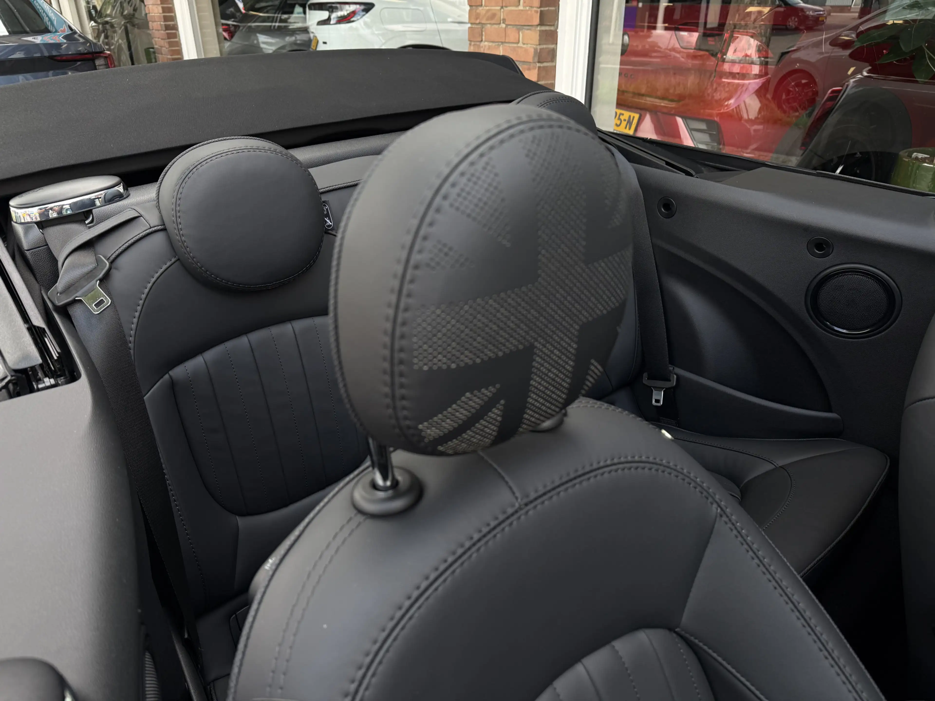 MINI John Cooper Works Cabrio 2.0 S JCW-Trim Rockingham GT Edition | carbio | st — photo 17