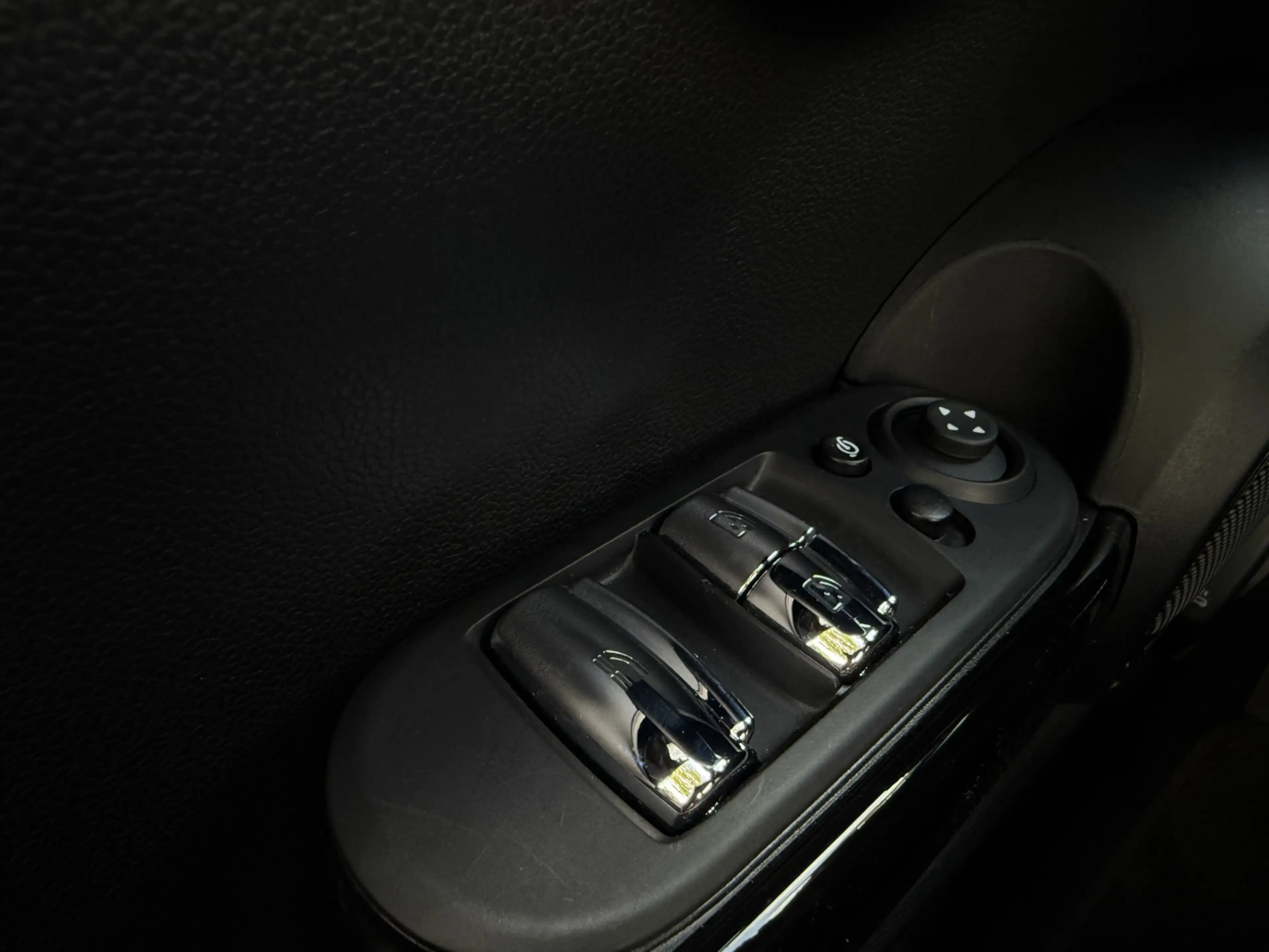 MINI John Cooper Works Cabrio 2.0 S JCW-Trim Rockingham GT Edition | carbio | st — photo 35