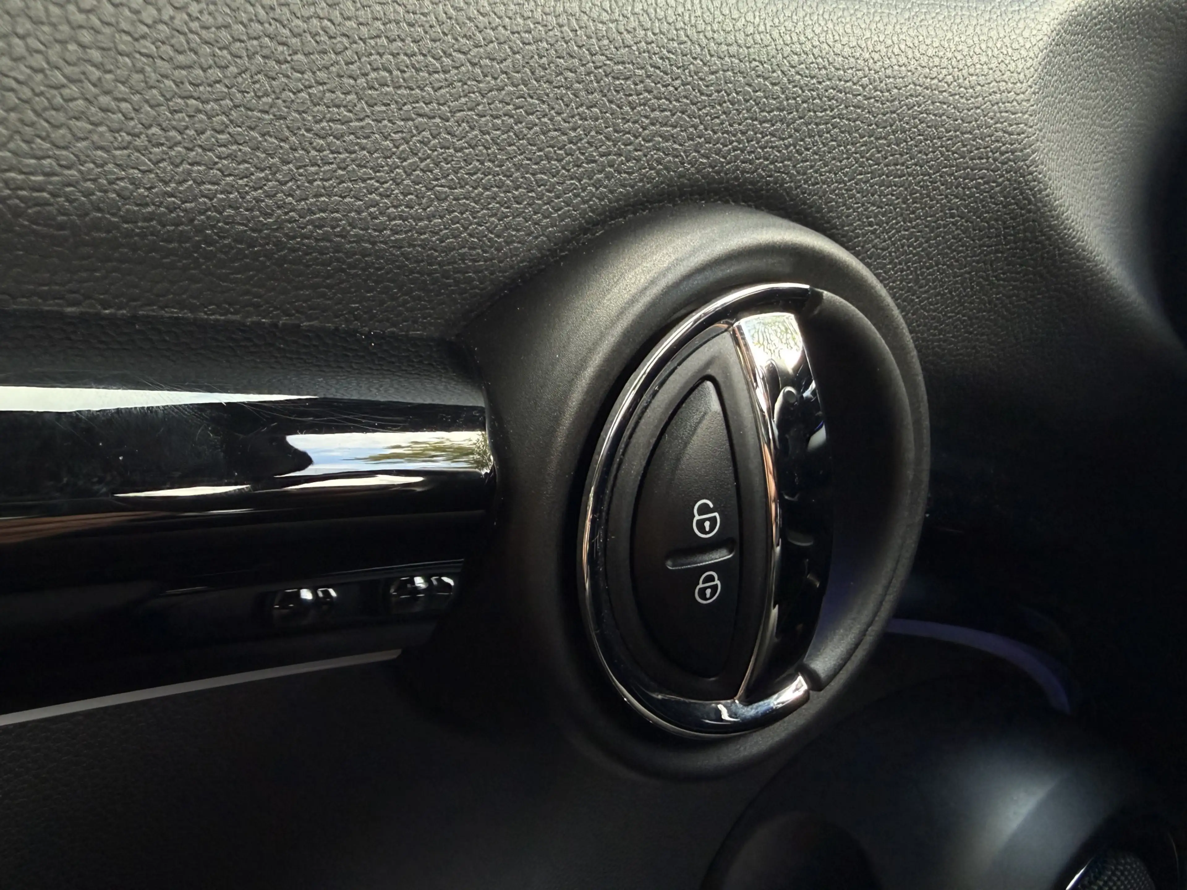 MINI John Cooper Works Cabrio 2.0 S JCW-Trim Rockingham GT Edition | carbio | st — photo 27