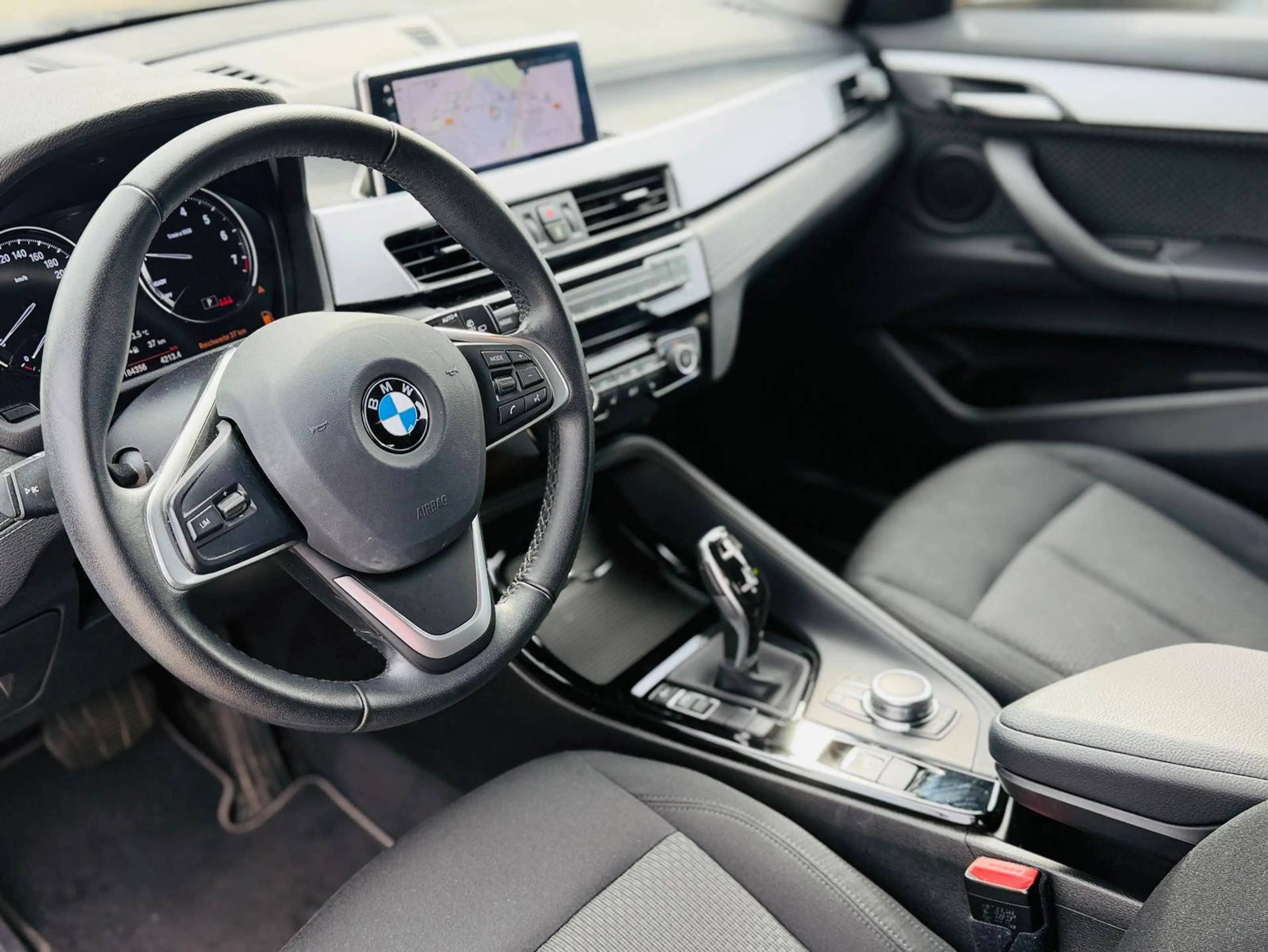 BMW X2 sDrive 18i TÜV 07/28 Garantie Finanzierung möglich — photo 4