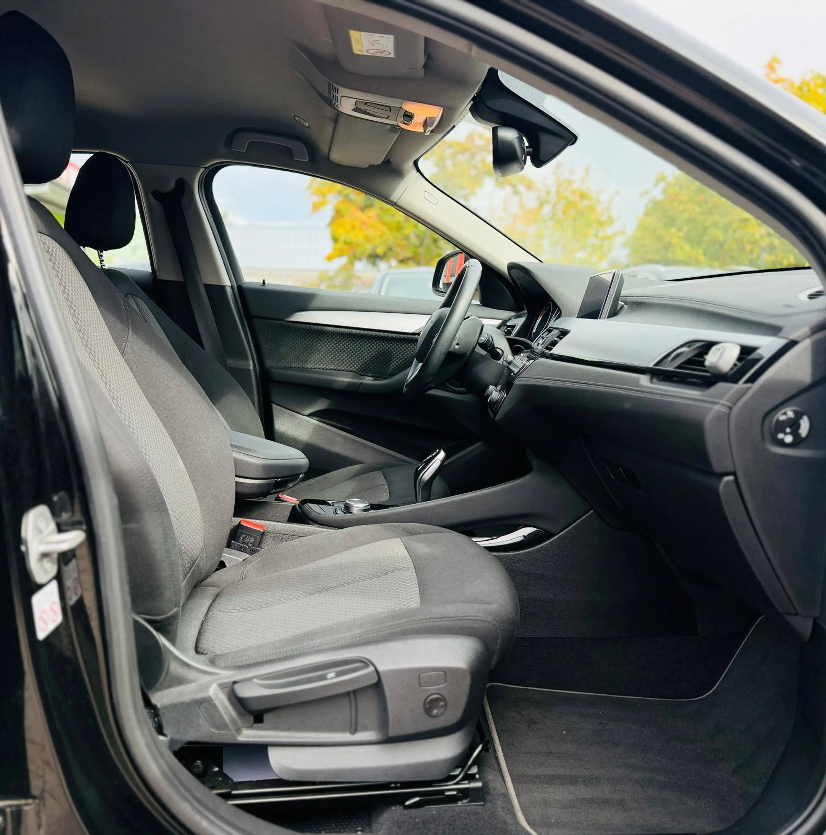 BMW X2 sDrive 18i TÜV 07/28 Garantie Finanzierung möglich — photo 9