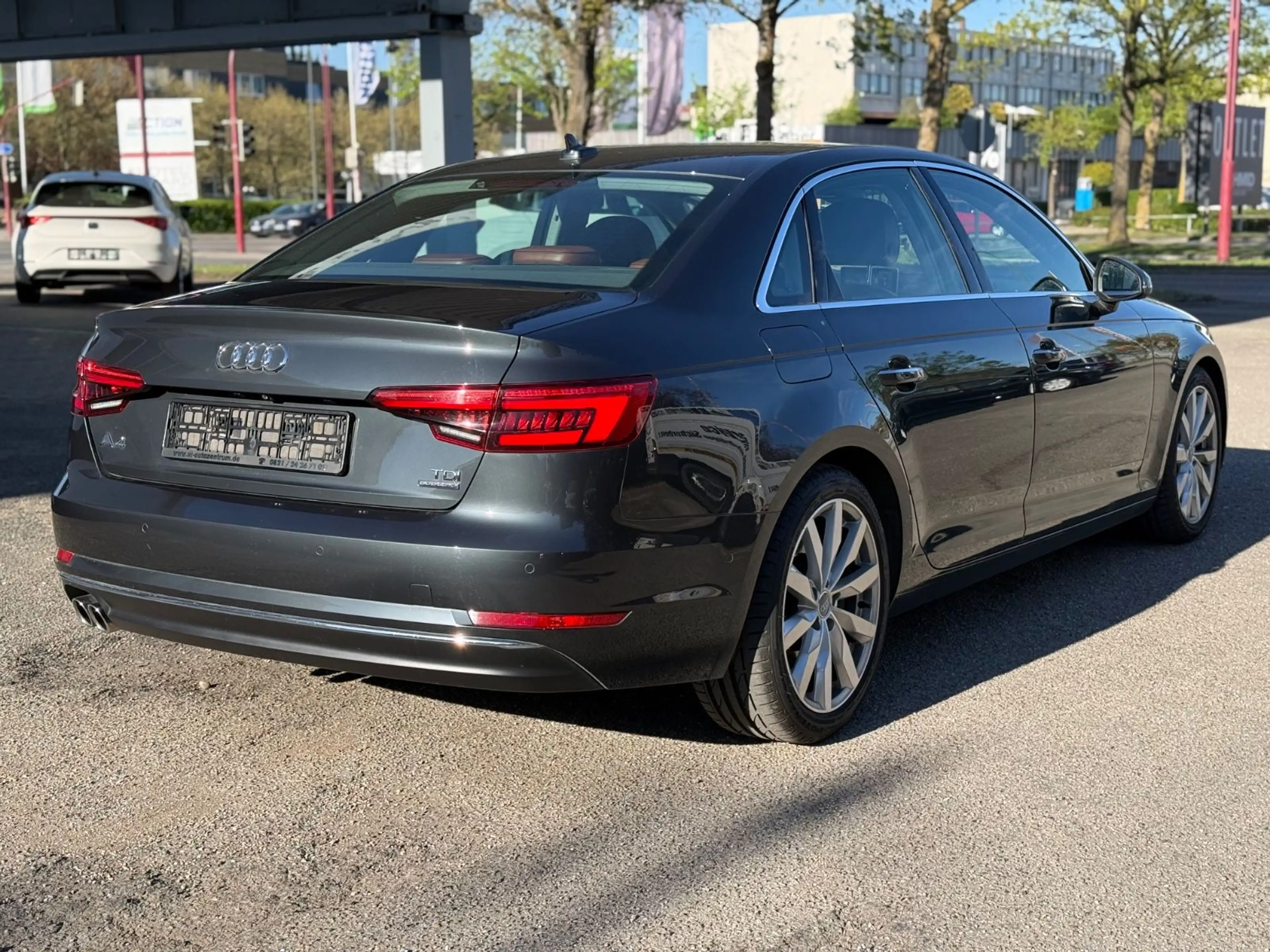 Audi A4 Lim. quattro design*Nur Händler oder Gewerbe! — photo 5