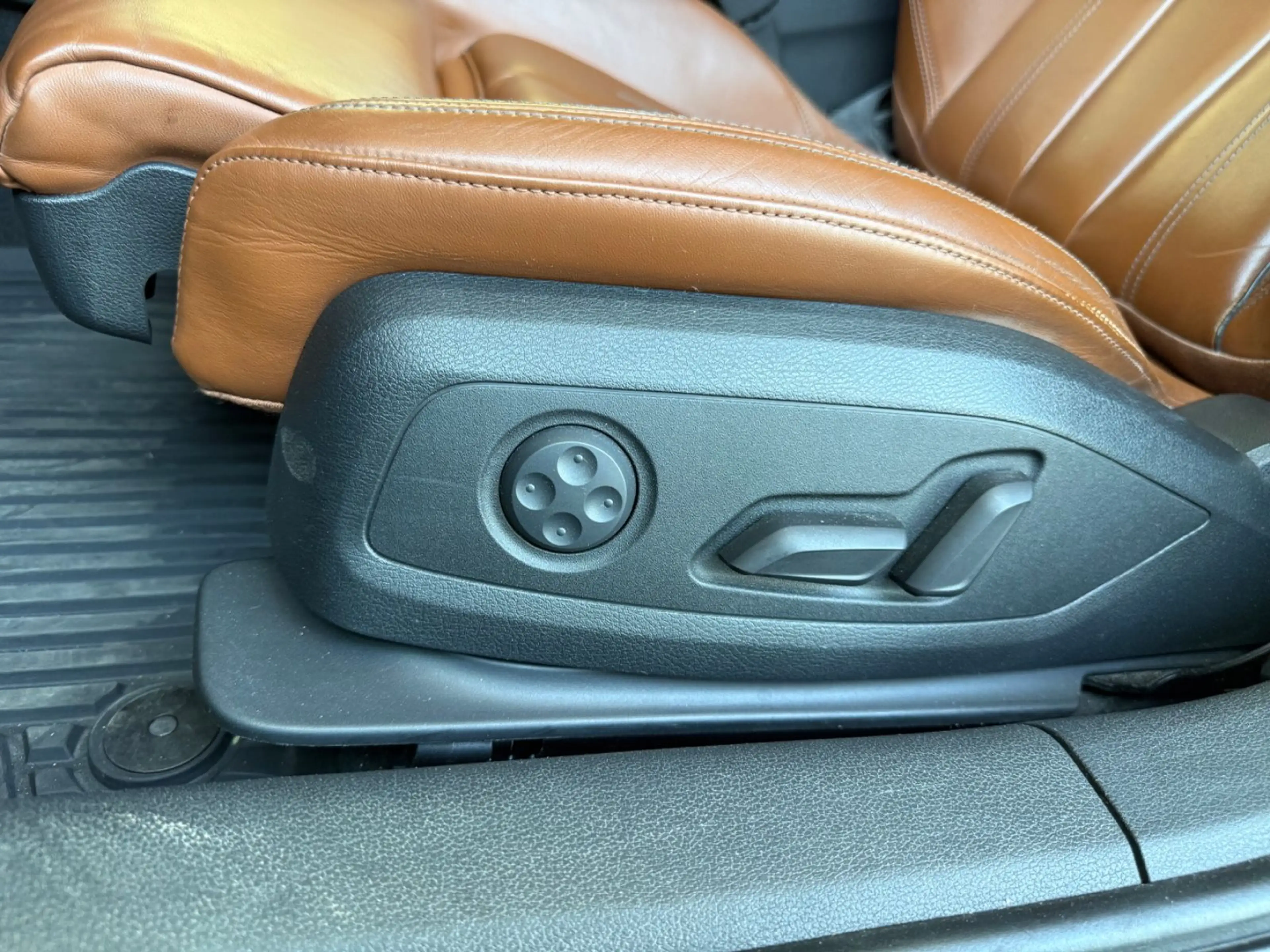 Audi A4 Lim. quattro design*Nur Händler oder Gewerbe! — photo 11