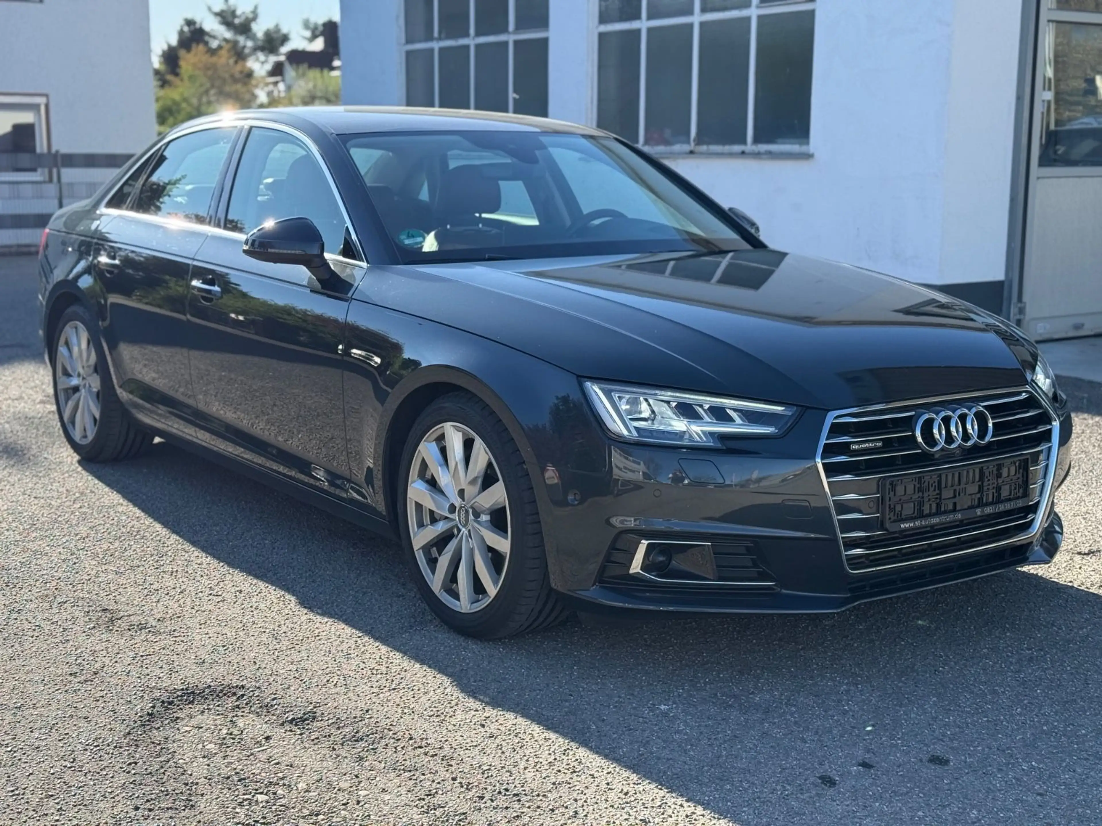 Audi A4 Lim. quattro design*Nur Händler oder Gewerbe!