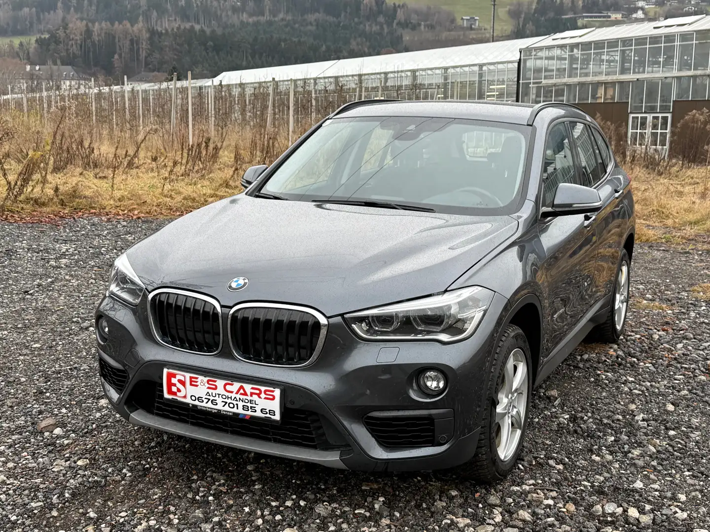 BMW X1 sDrive 18 d Advantage Grau - 2