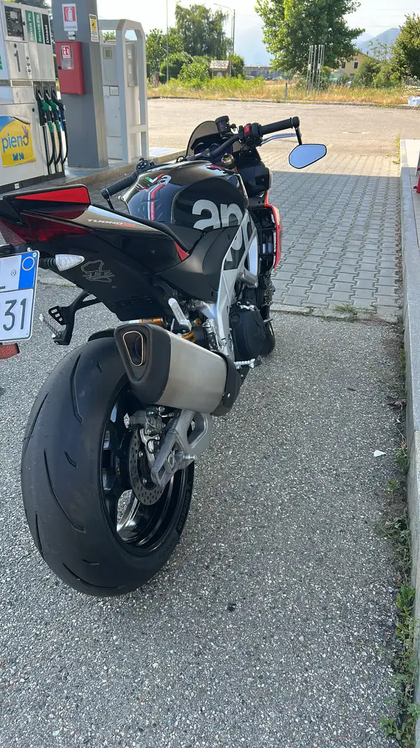 Aprilia Tuono V4 factory - 2