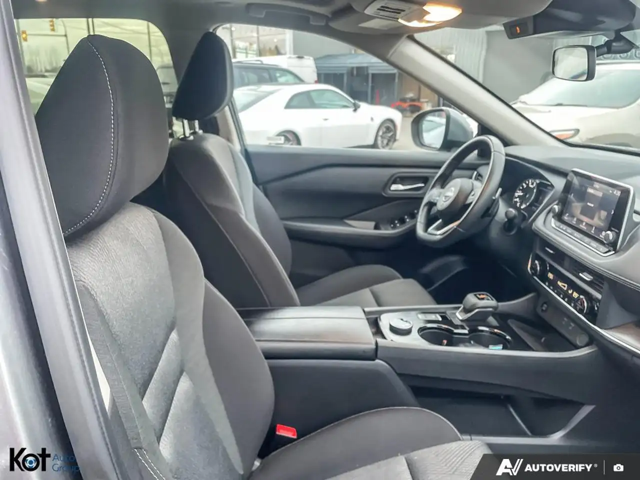 Nissan Rogue снимка Nissan Rogue