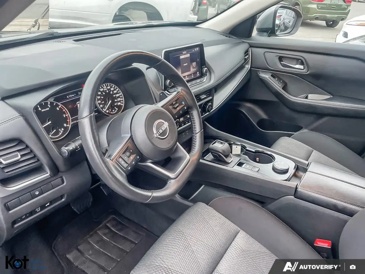 Nissan Rogue снимка Nissan Rogue