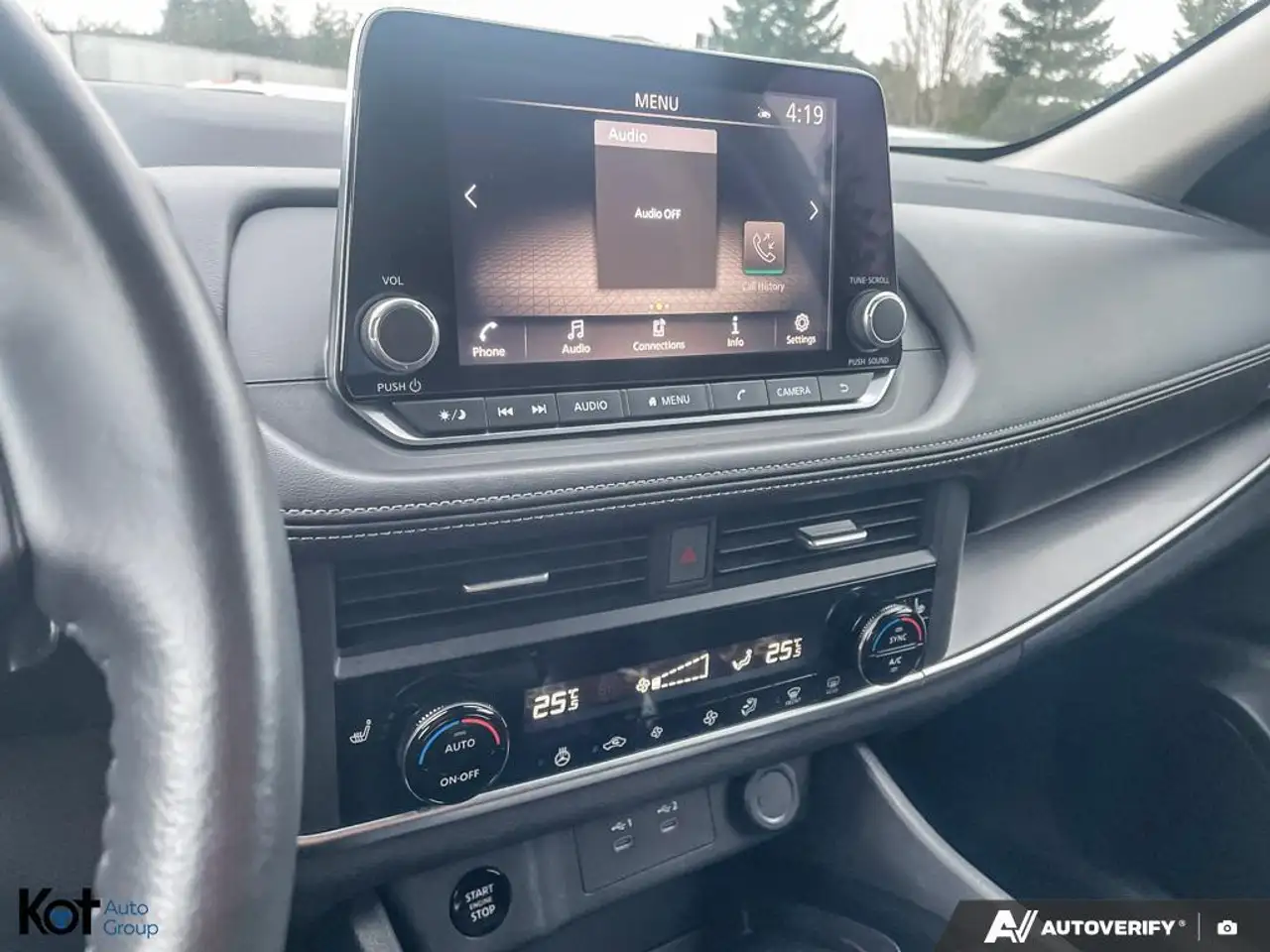 Nissan Rogue снимка Nissan Rogue