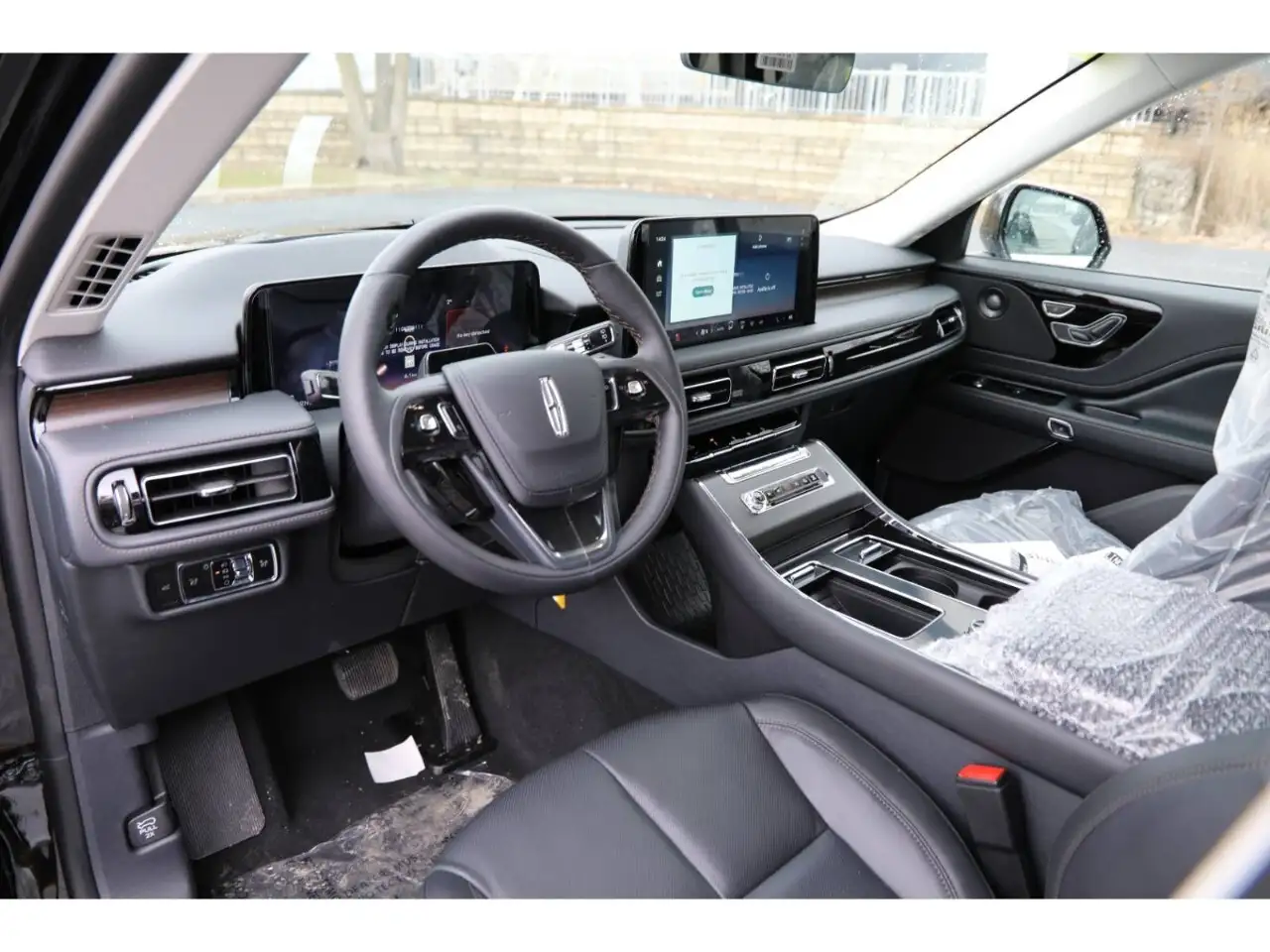 Lincoln Aviator снимка Lincoln Aviator