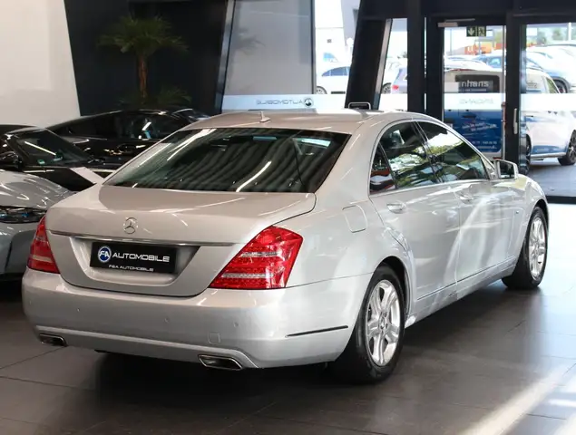 Mercedes-Benz S-Class view 5