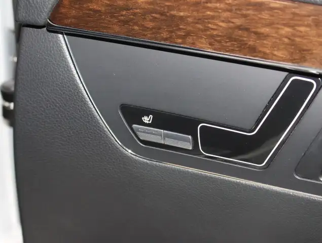 Mercedes-Benz S-Class view 13