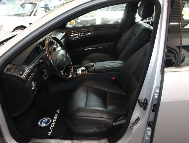 Mercedes-Benz S-Class view 14