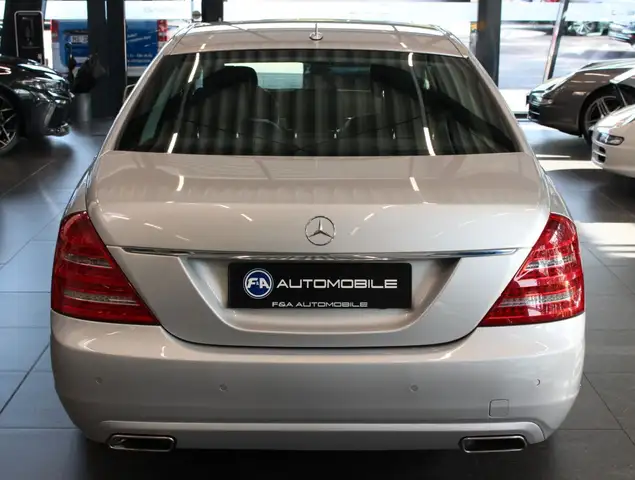 Mercedes-Benz S-Class view 6
