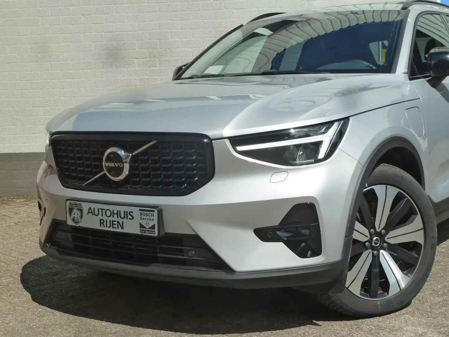 Volvo XC40 1.5 T5 Plug-in Hybrid Ultimate Dark|Panodak|Pilot- Gris - 2