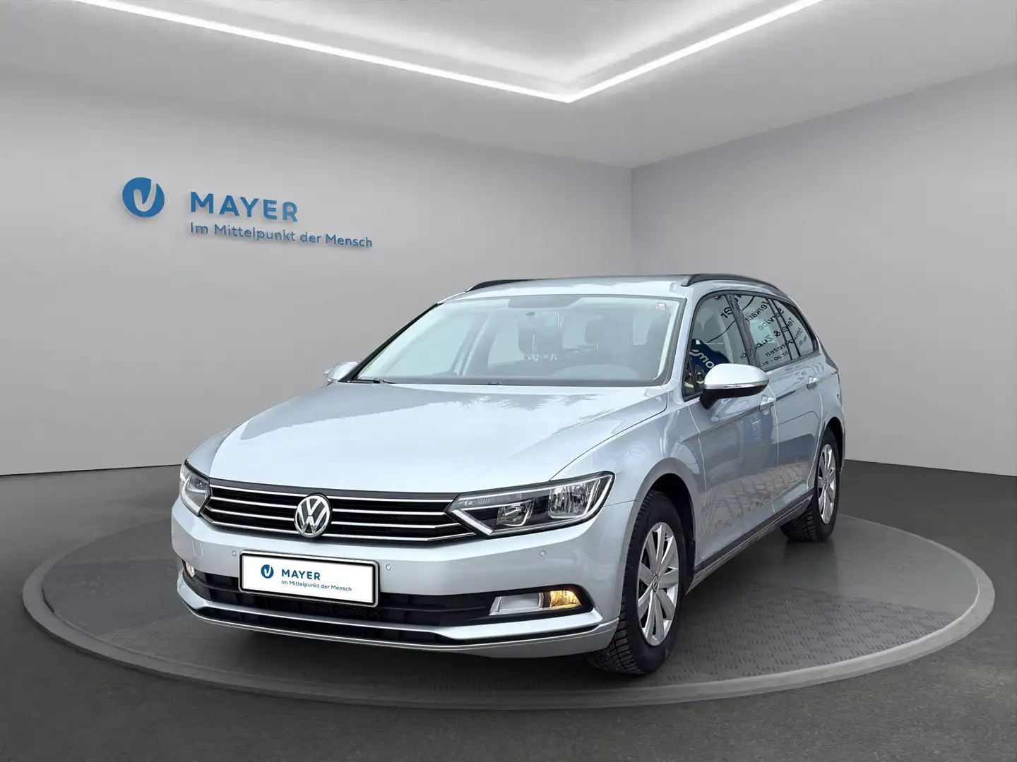 Volkswagen Passat Variant Trendline 1.6 TDCI Grau - 1