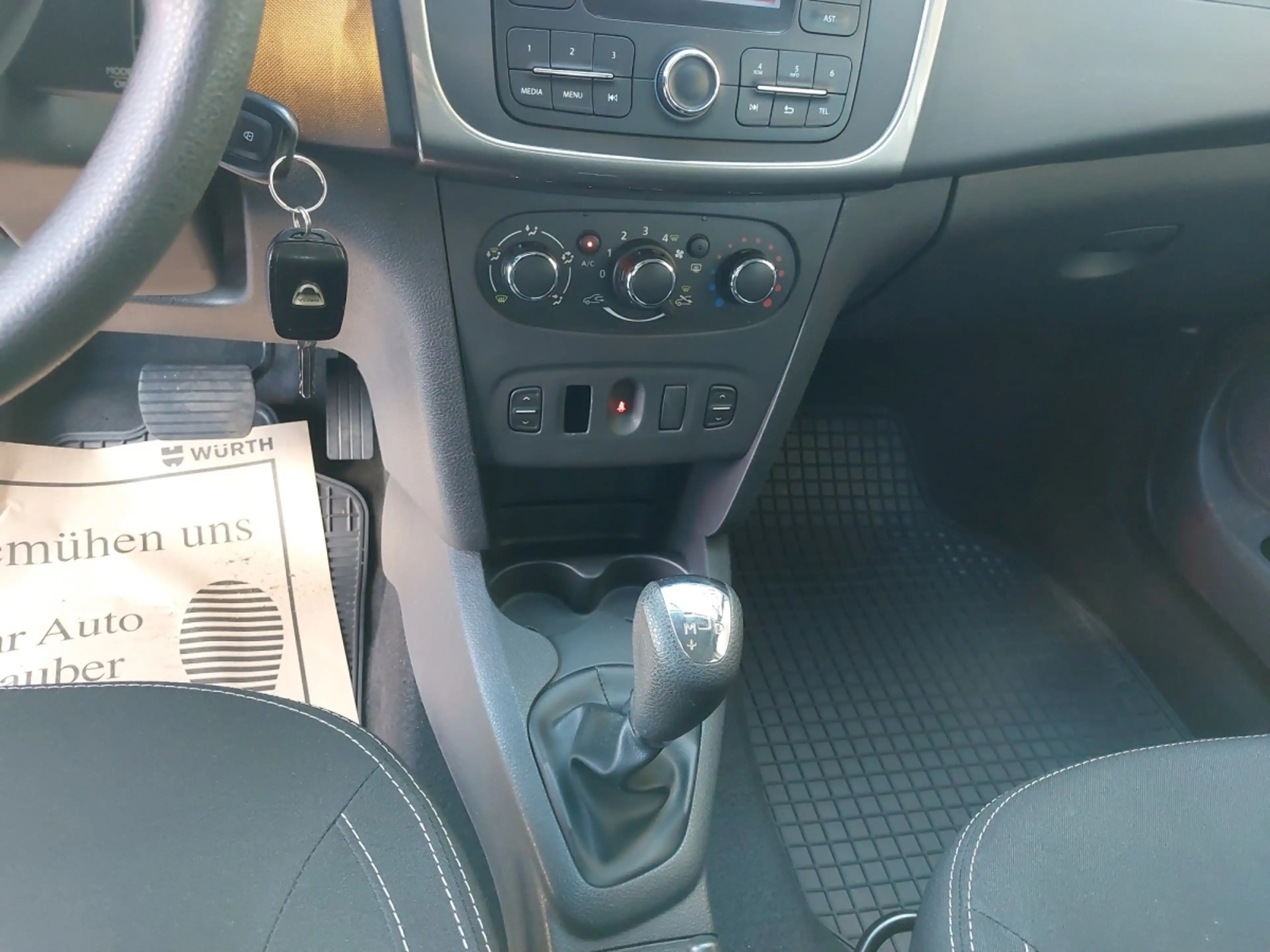 Dacia Logan MCV Supreme dCi 90 Easy-R — photo 9