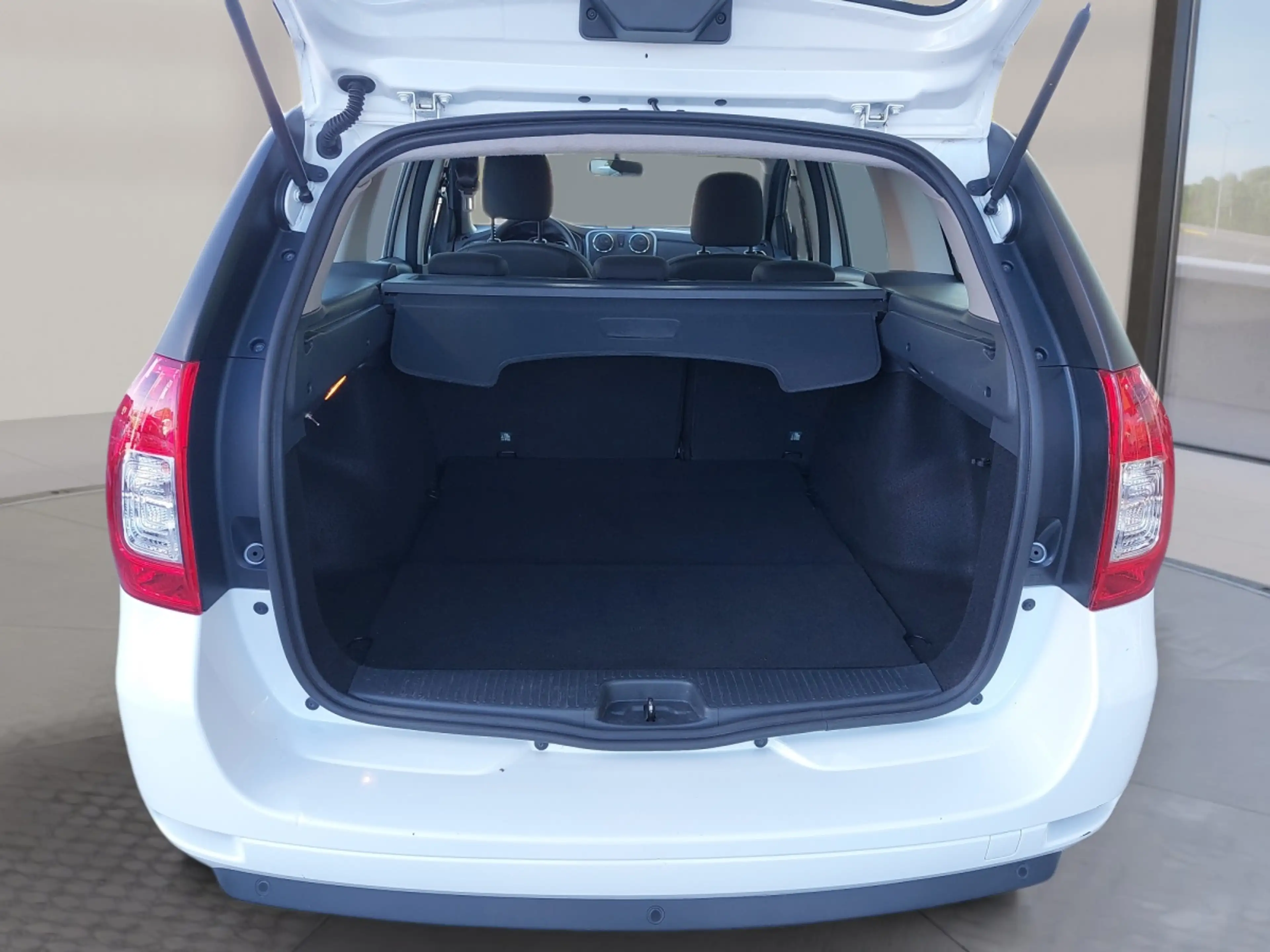 Dacia Logan MCV Supreme dCi 90 Easy-R — photo 12