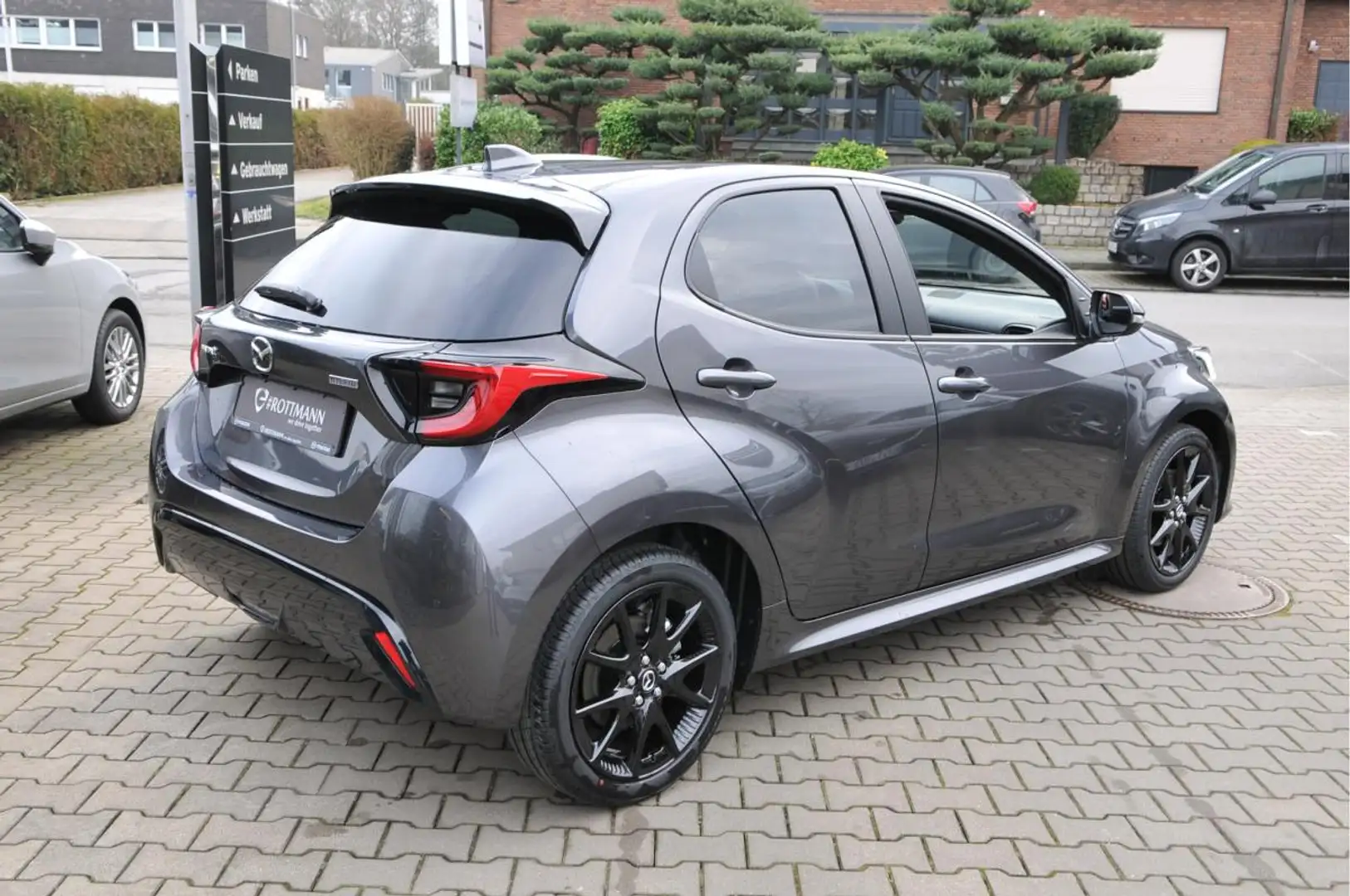 Mazda 2 Hybrid 1.5L VVT-i 116PS Aut. HOMURA SoMo ACC Grau - 2