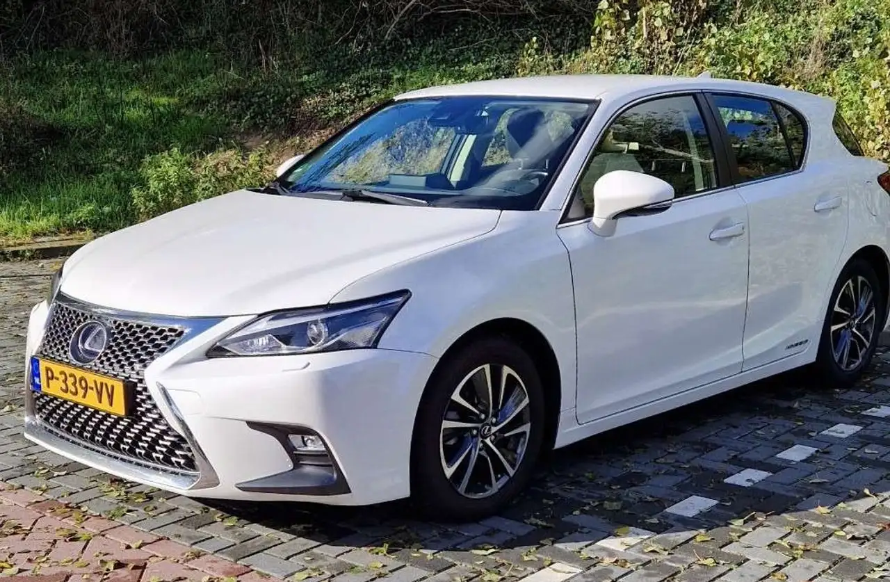 Lexus CT 200h