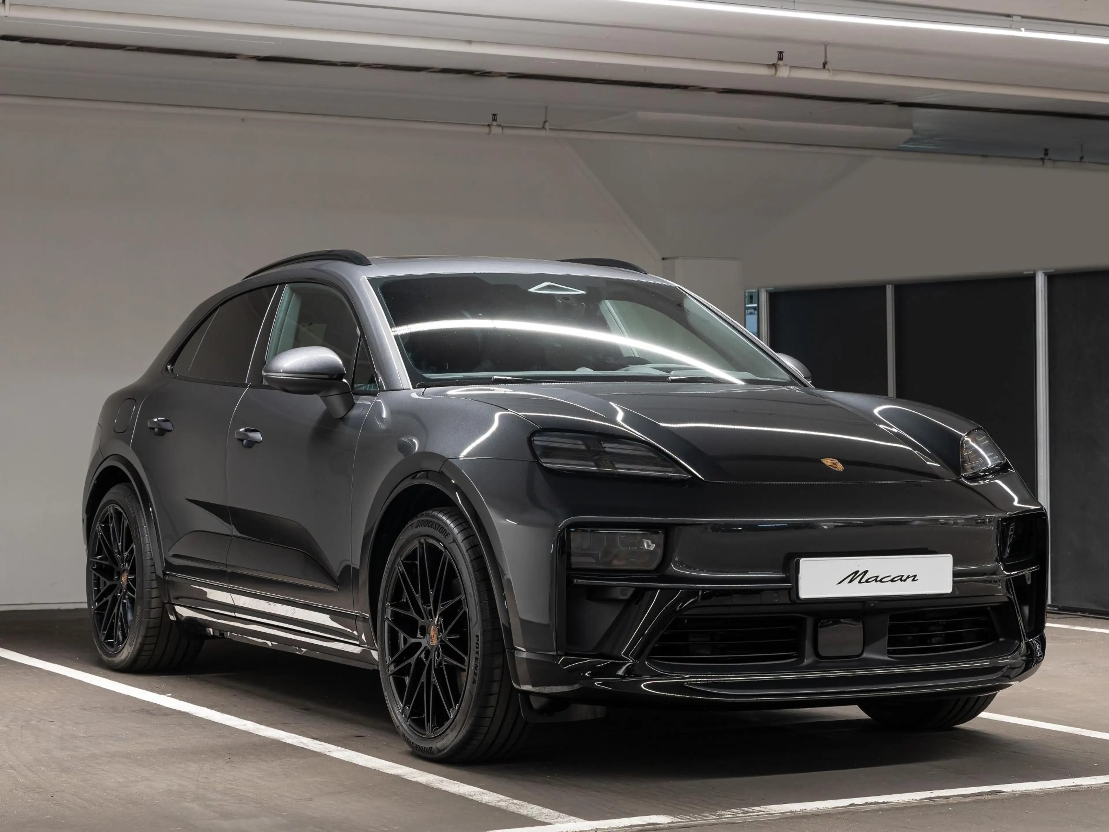 Porsche Macan 4 100 kWh — photo 5