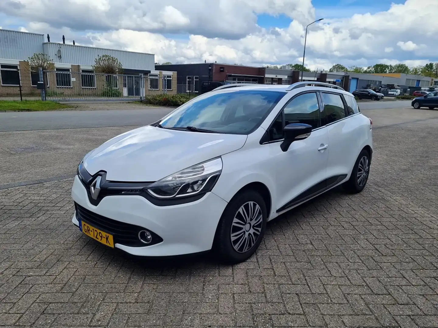 Renault Clio Estate 1.5 DCI, Bj 2015 Wit - 1