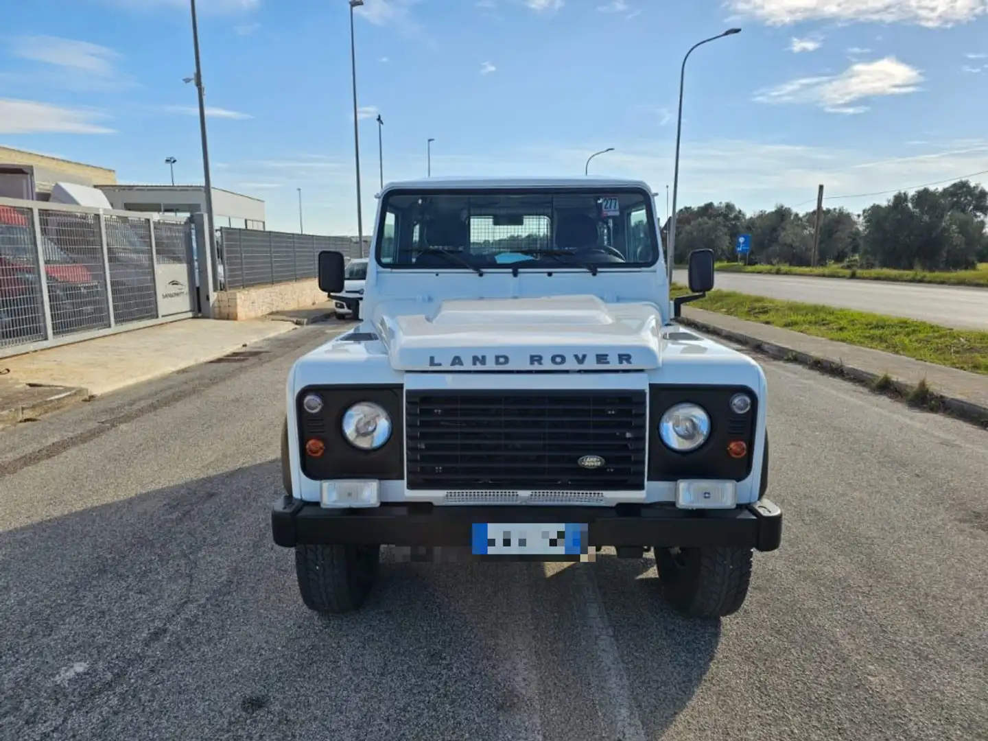 Land Rover Defender 90 2.2 TD4 Station Wagon N1 Weiß - 2