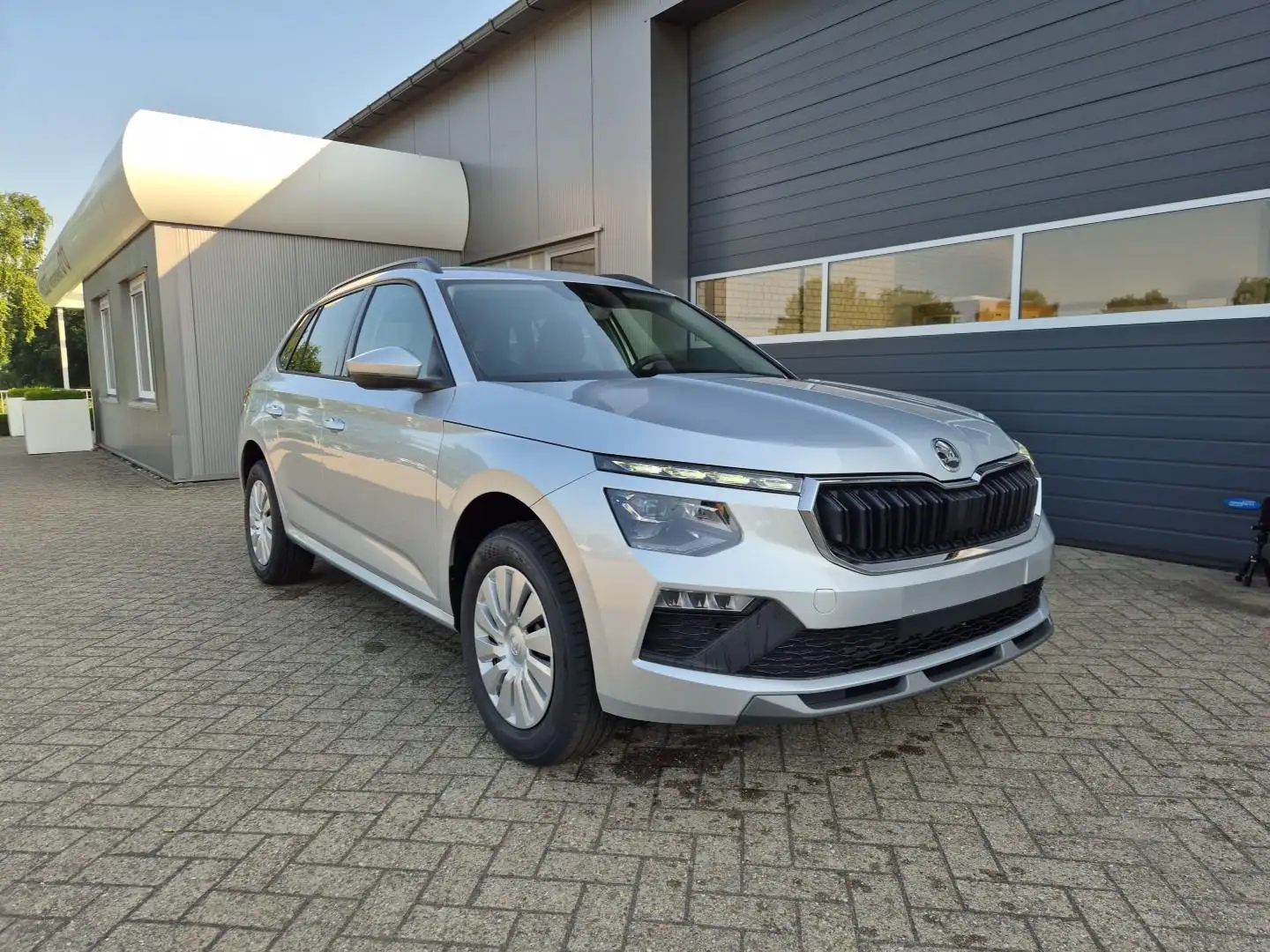 Skoda Kamiq 1.0 TSI 115PS DSG Selection Matrix-LED Sitzheiz... Argent - 1
