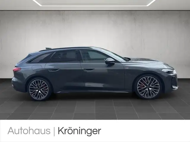 Audi A5 view 4