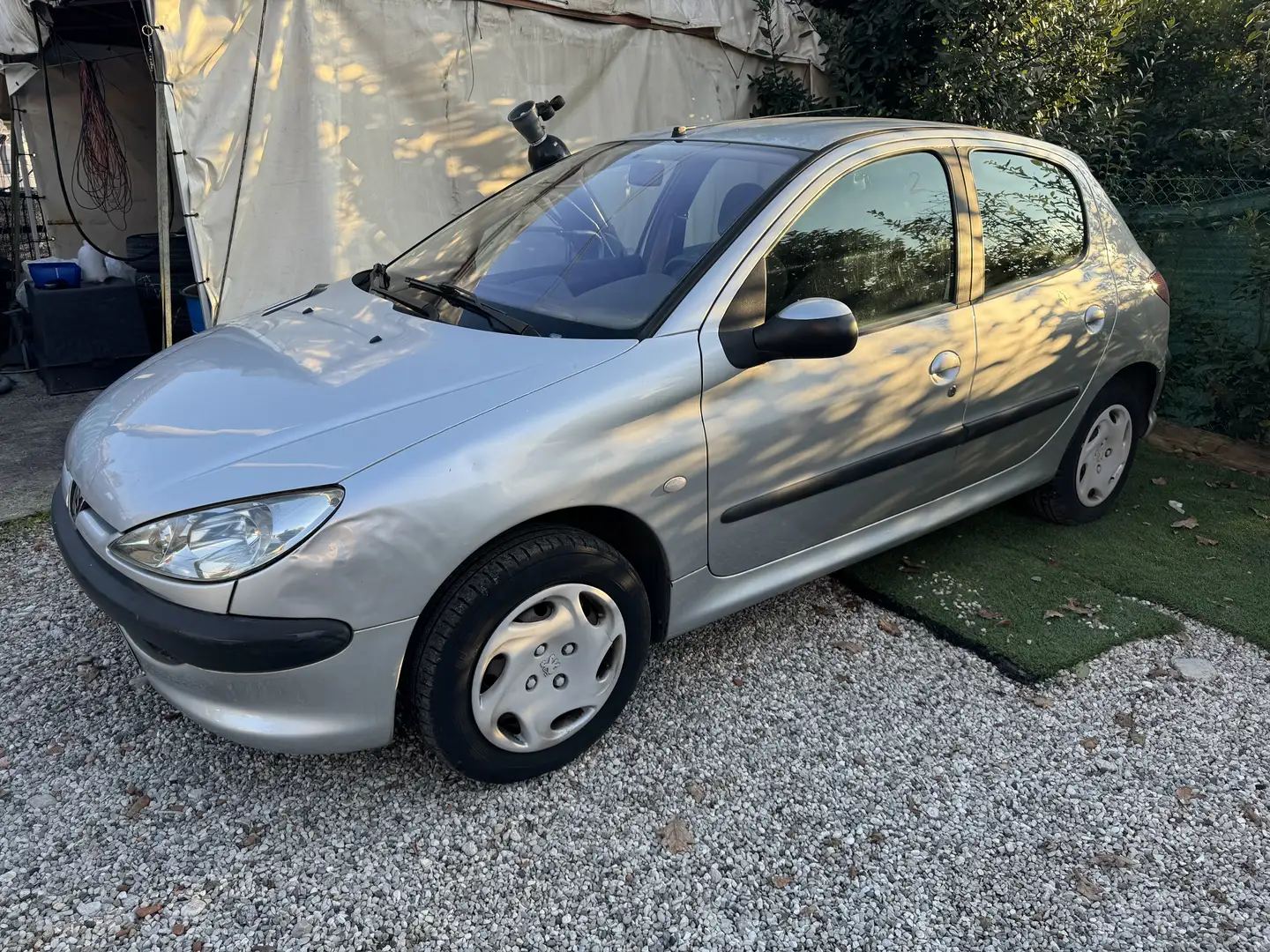 Peugeot 206 5p 1.1 XT - neopatentati - 1