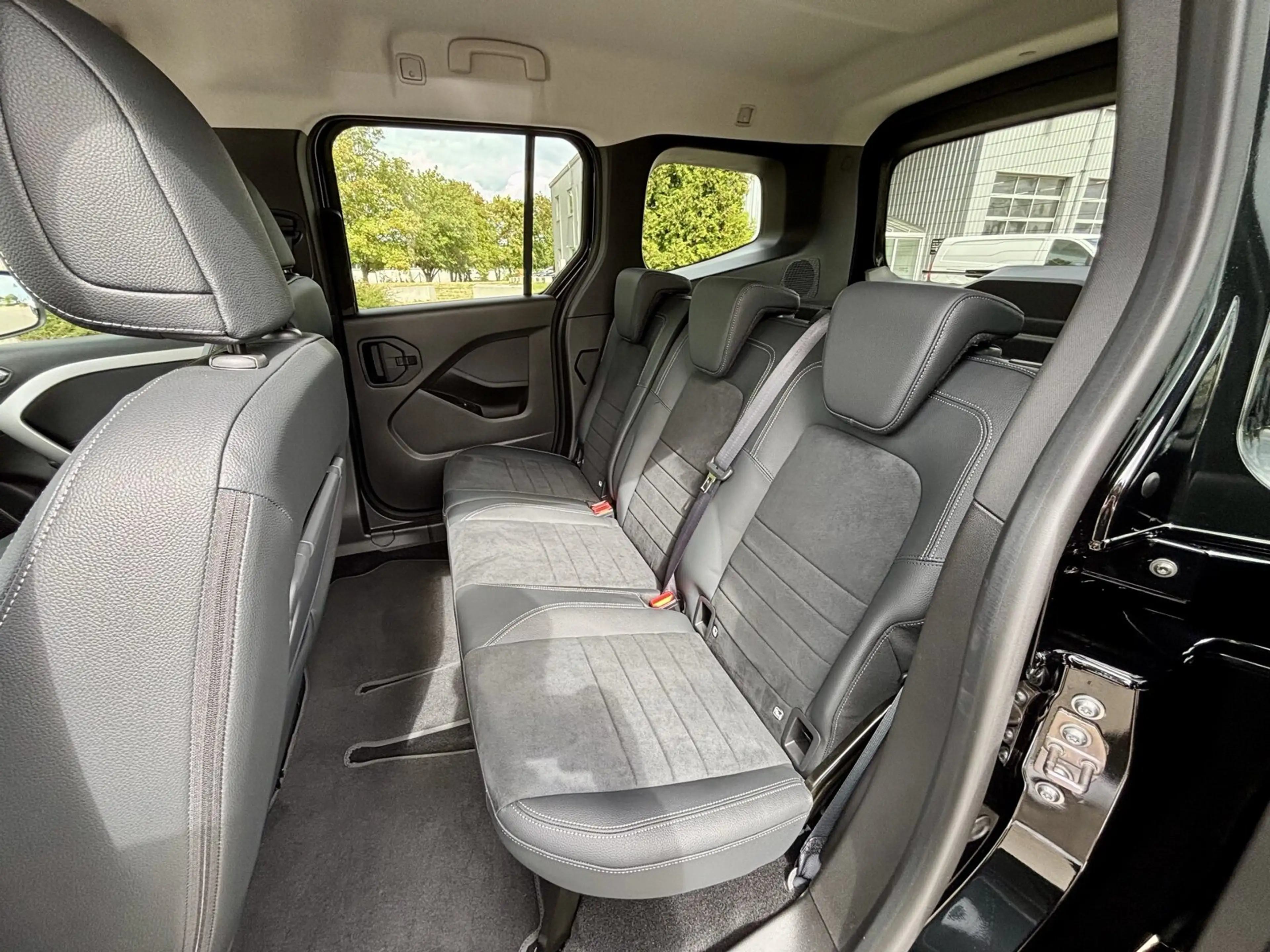 Mercedes-Benz T-Class T 180 Progressive Automatik Navi LED Kamera Autom. — photo 14