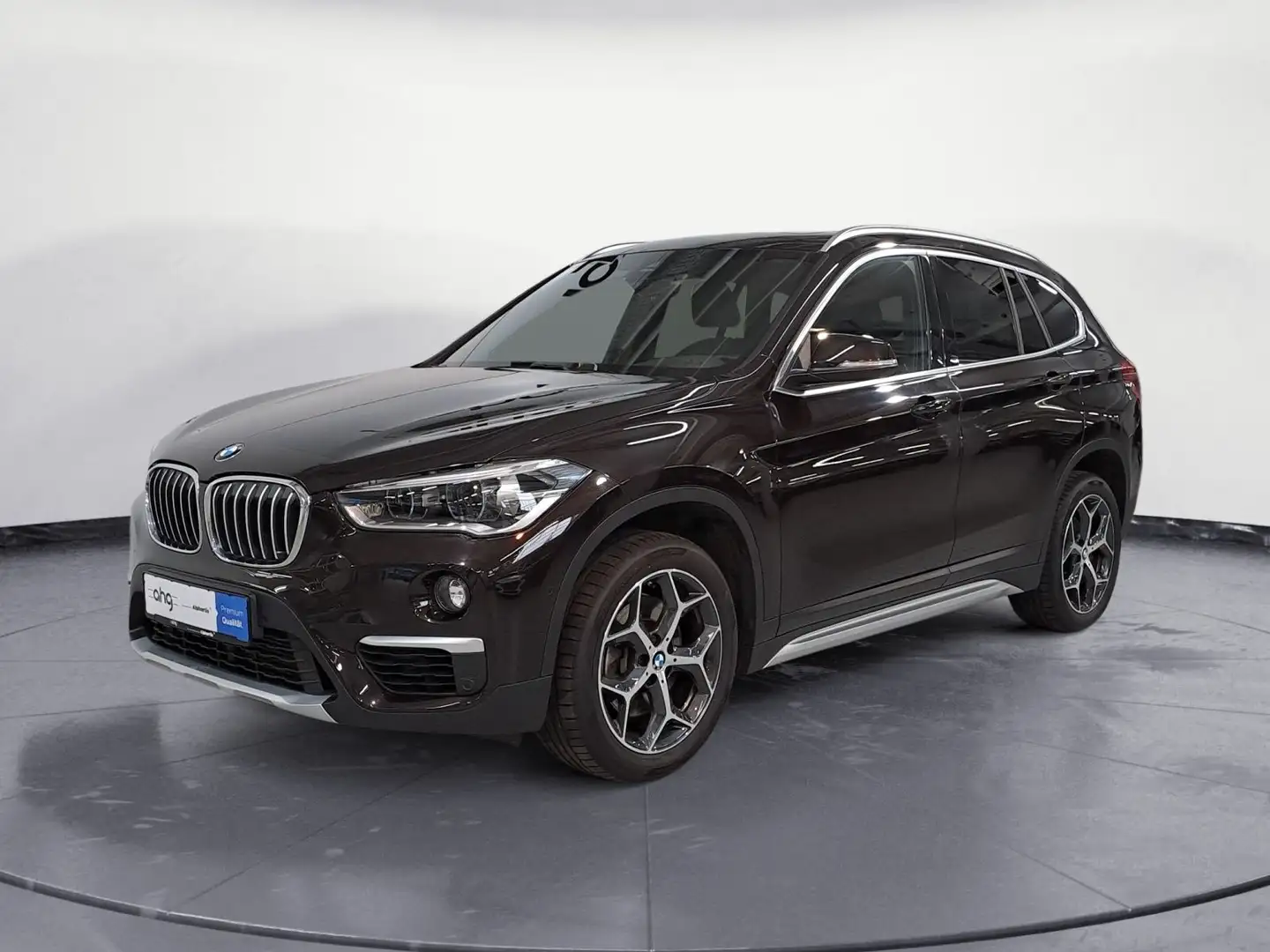 BMW X1 sDrive20iA X-Line Panorama Glasdach Navi Plus Marrón - 2