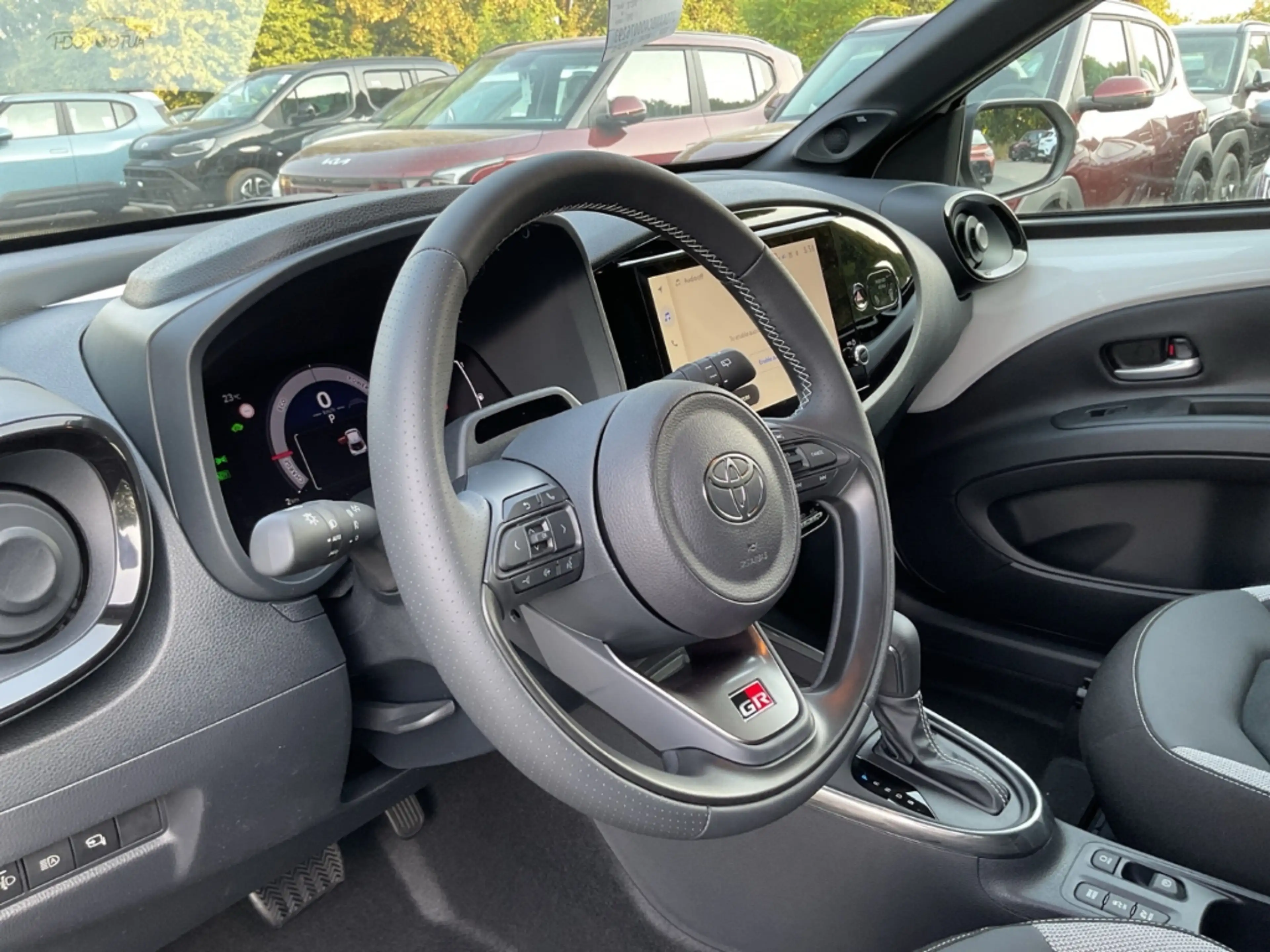 Toyota Aygo X Hybrid GR SPORT JBL LED Apple CarPlay Android Auto — photo 9