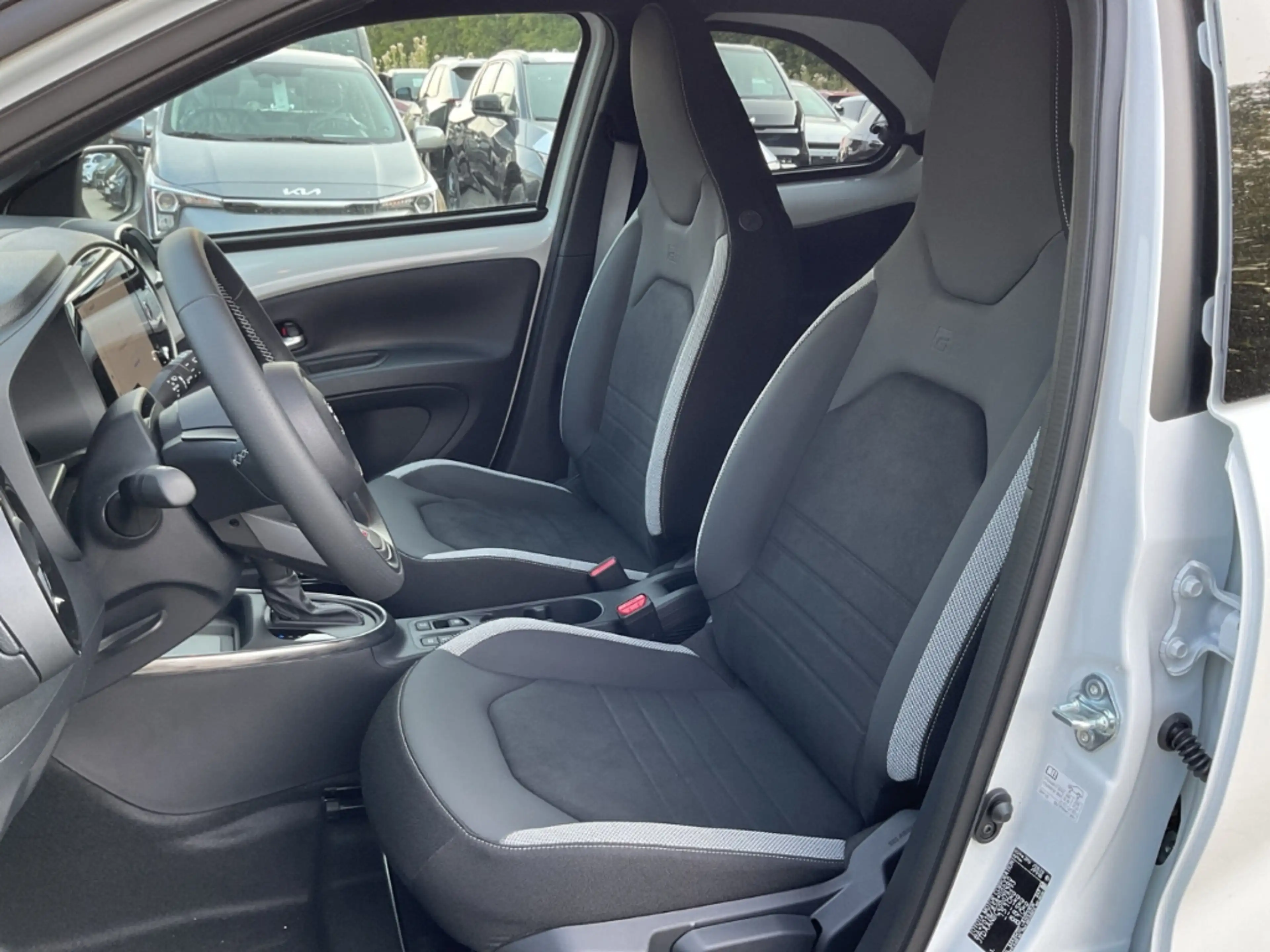 Toyota Aygo X Hybrid GR SPORT JBL LED Apple CarPlay Android Auto — photo 8