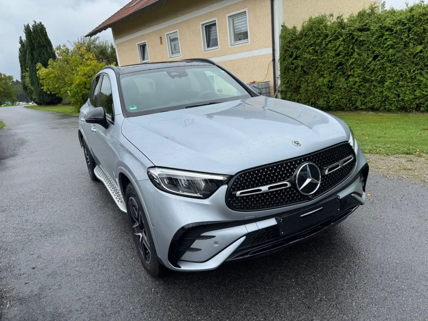 Mercedes-Benz GLC 400 e 4Matic Edition AMG Line Silber - 2
