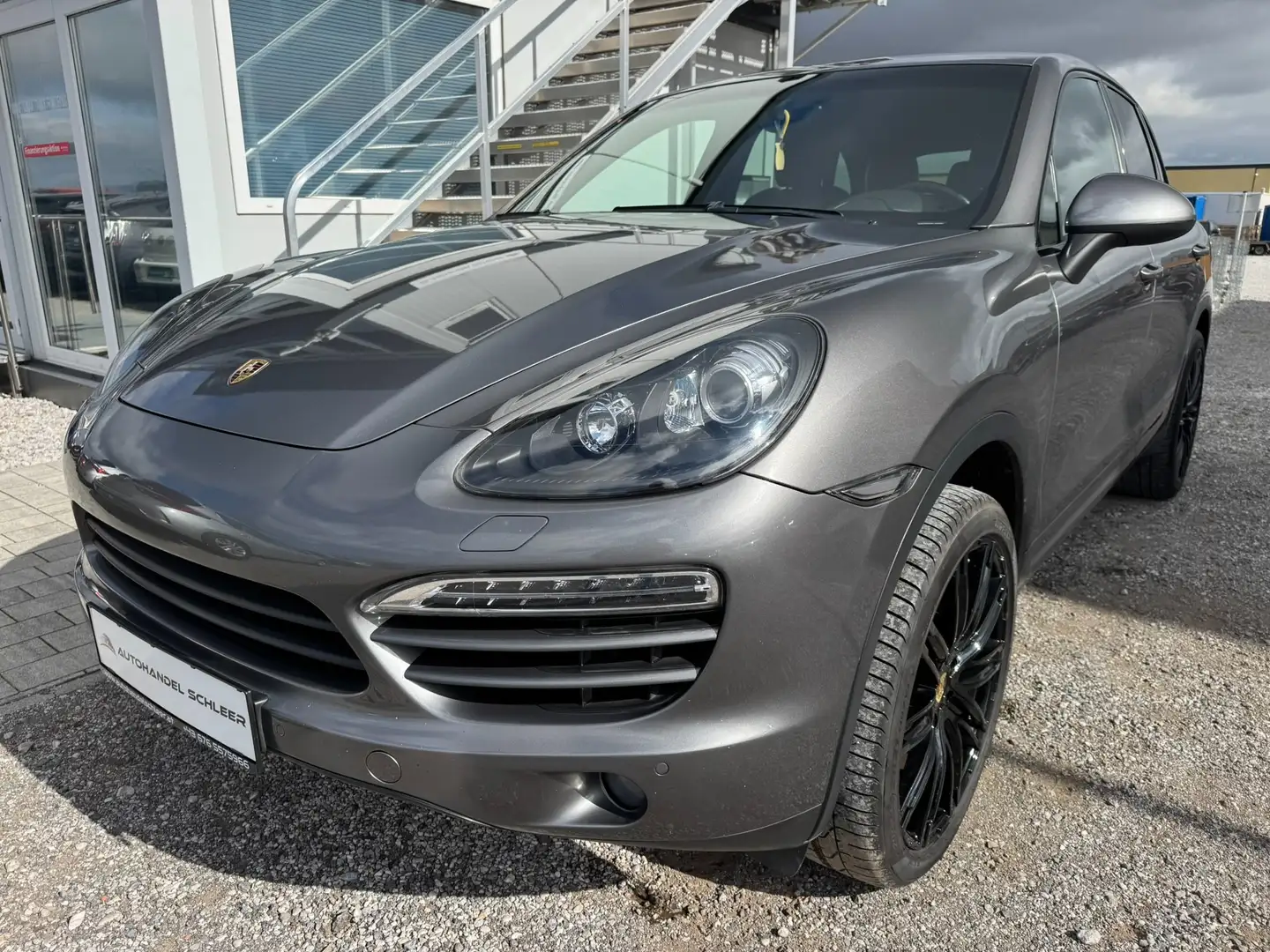 Porsche Cayenne 3.0 Diesel Automatic Grau - 1