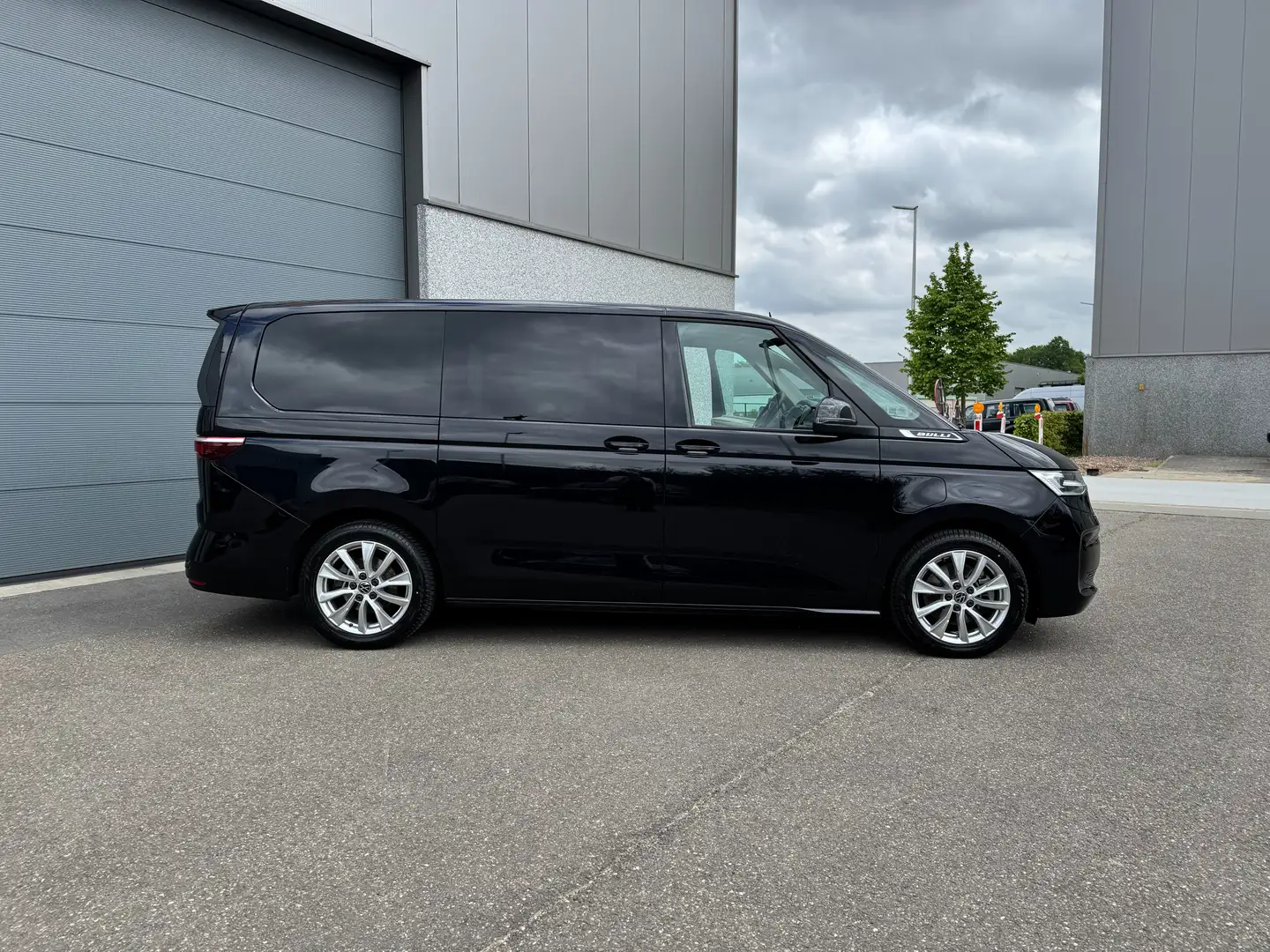 Volkswagen T7 Multivan Multivan Lang eHybrid Style Noir - 2