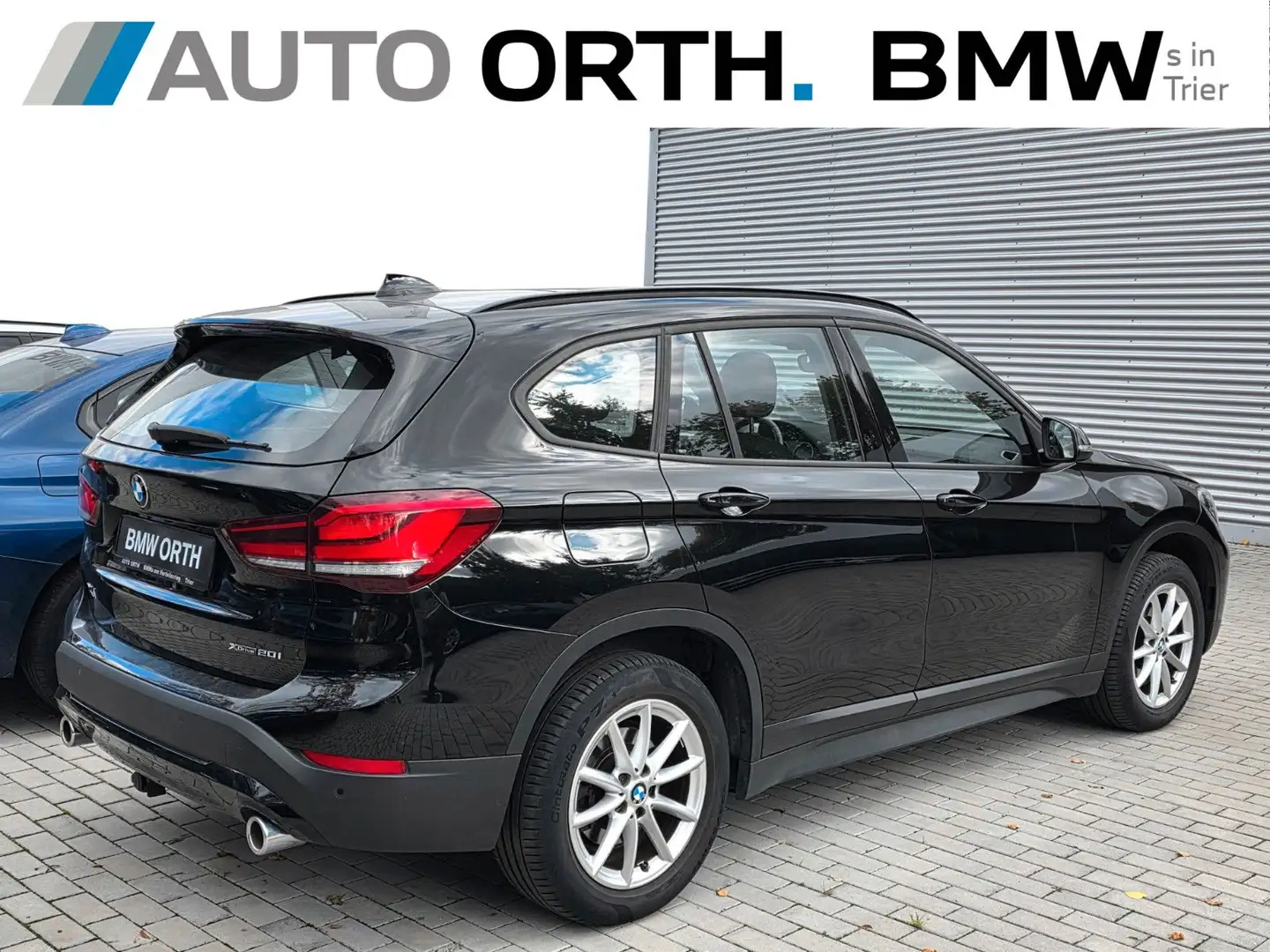 BMW X1 xDrive20i AUT. NAVI LED PANO RFK SP-SITZ AHK Schwarz - 2