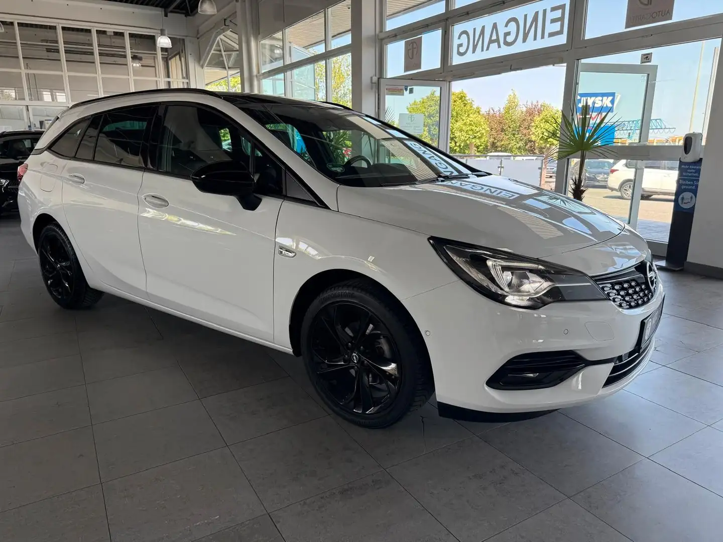 Opel Astra K Sports Tourer OPC-Line*Navi&Kam.*Leder Weiß - 2