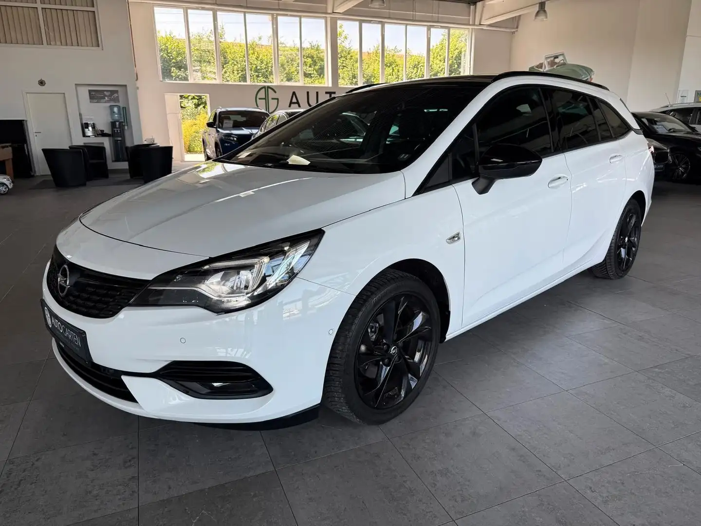 Opel Astra K Sports Tourer OPC-Line*Navi&Kam.*Leder Weiß - 1
