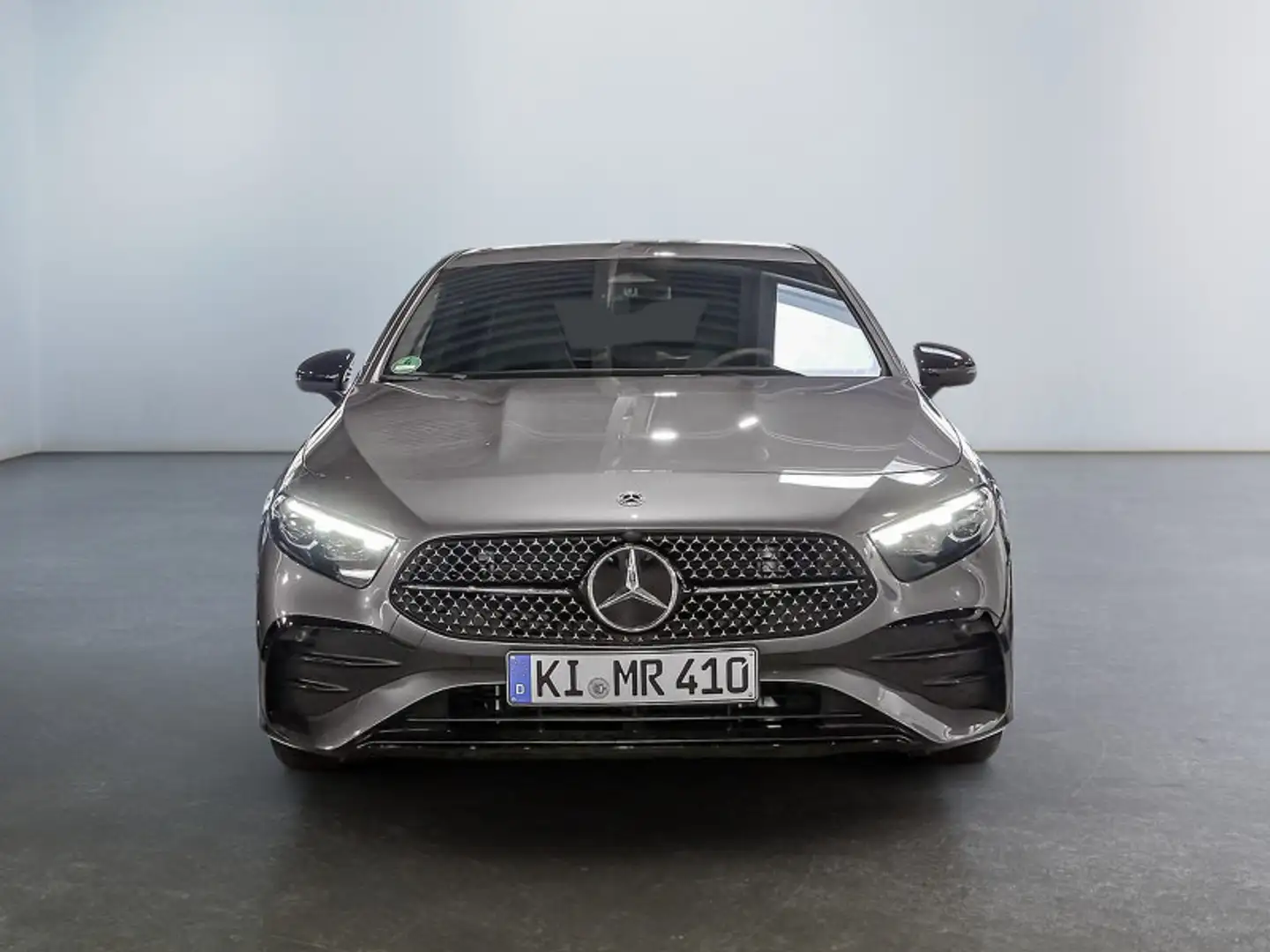 Mercedes-Benz A 200 Kompakt Grau - 2