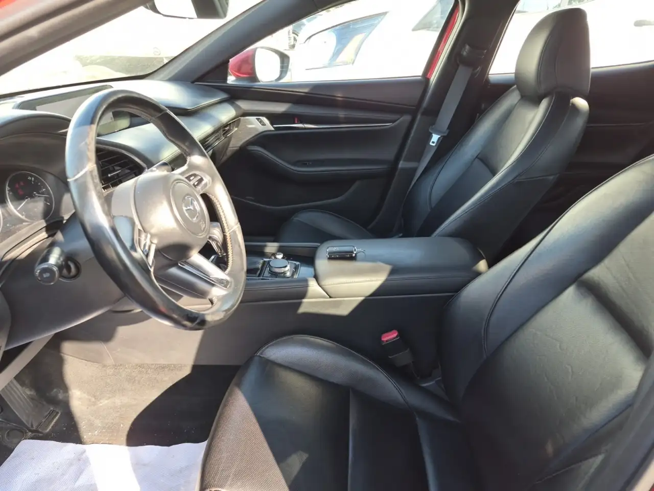 Mazda 3 снимка Mazda 3