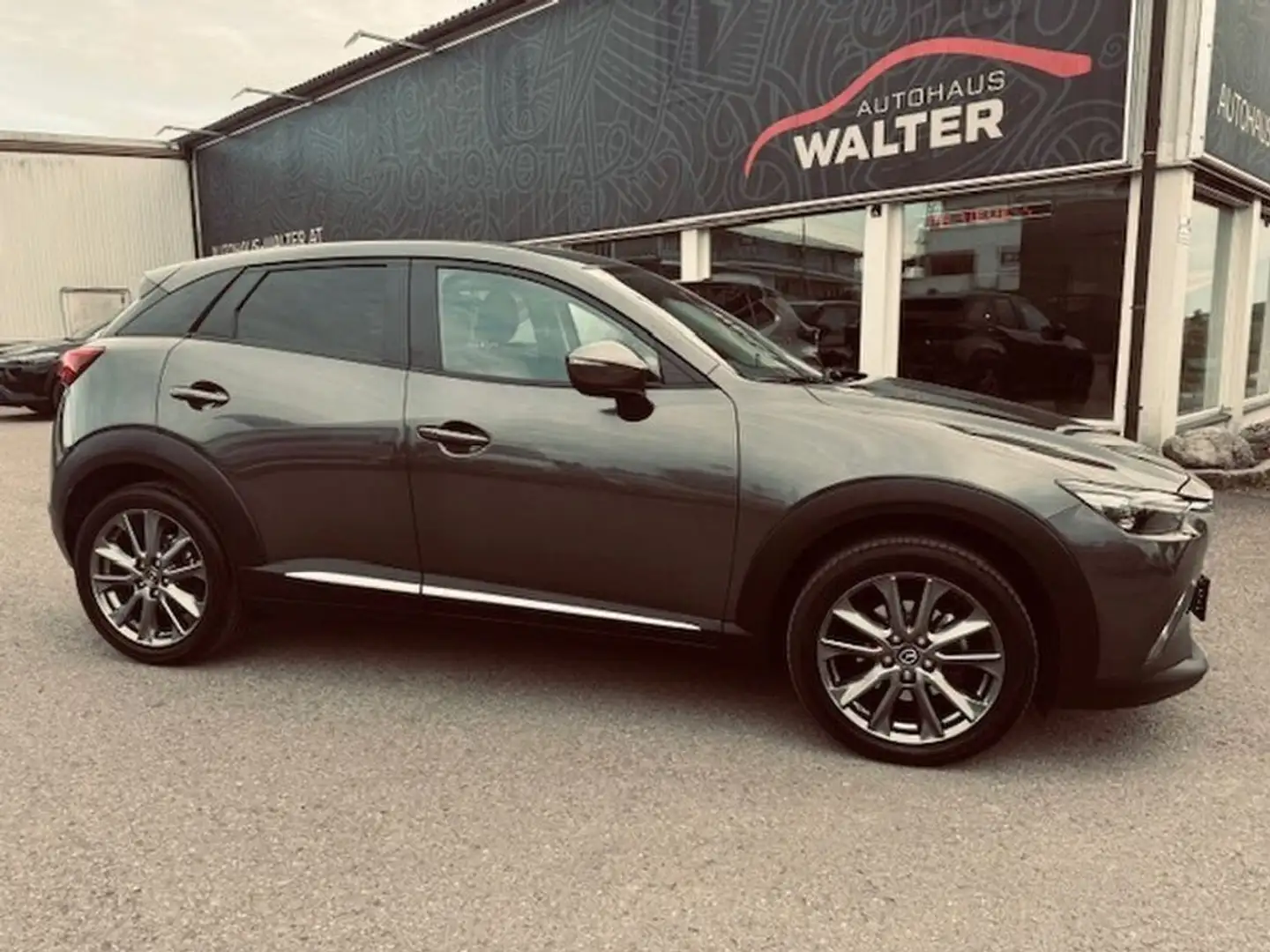 Mazda CX-3 Takumi Automatik Grau - 1
