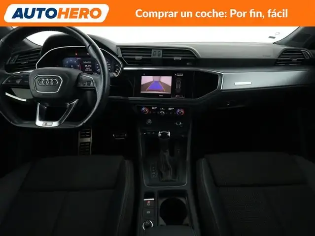 Audi Q3 view 13