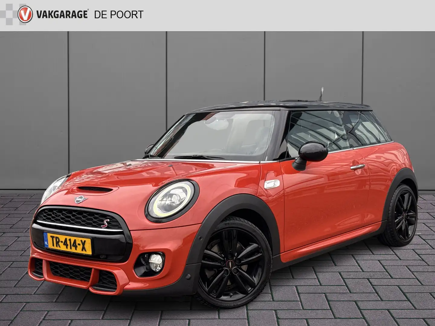 MINI John Cooper Works Mini 2.0 S JCW | NL-auto | Pano | Leder | Stoelver Oranje - 1