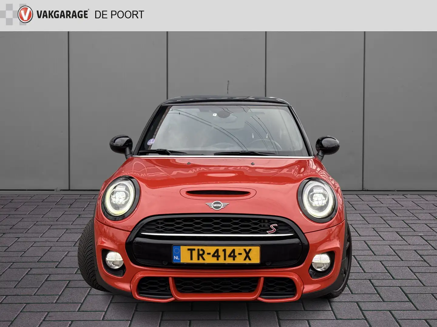 MINI John Cooper Works Mini 2.0 S JCW | NL-auto | Pano | Leder | Stoelver Oranje - 2