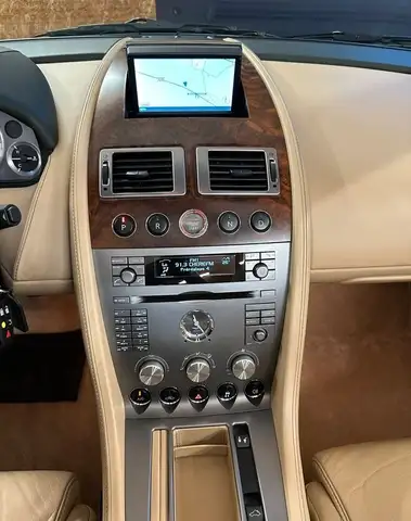 Aston Martin DB9 view 12