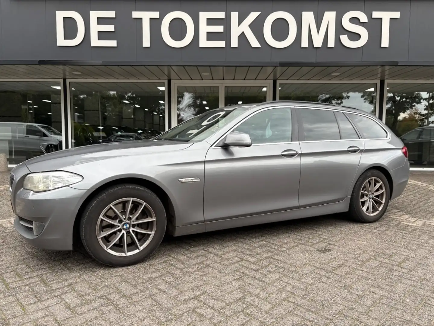 BMW 525 525D High Exe Alleen export Panorama Leder Xenon T Gris - 1
