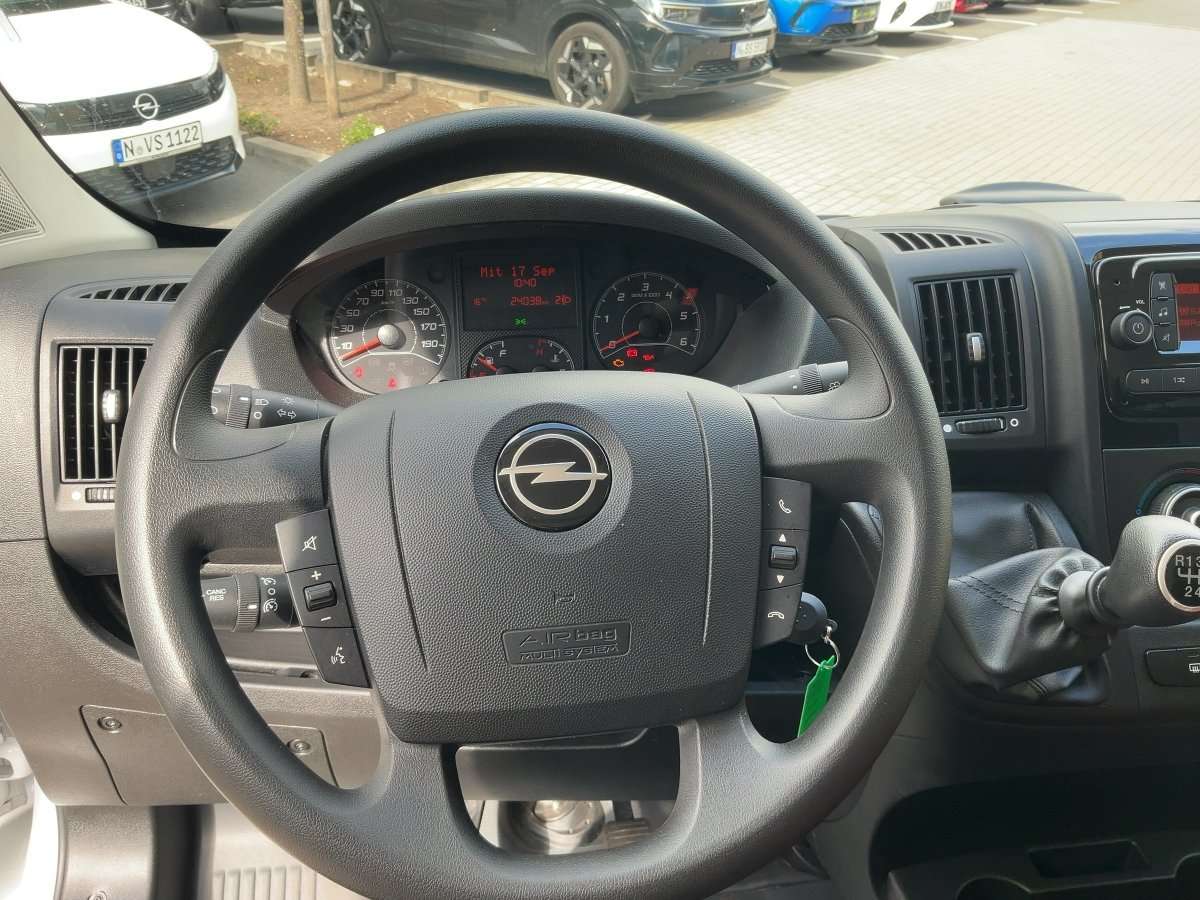 Opel Movano