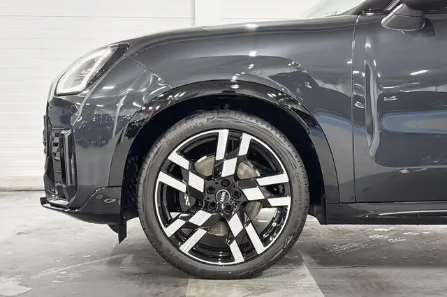 Mini Countryman view 4